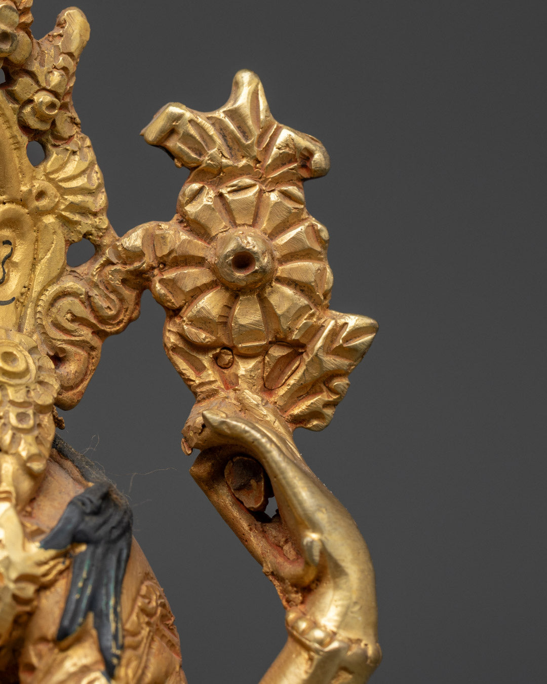 Chenrezig Statue: Handcrafted Art for Meditation