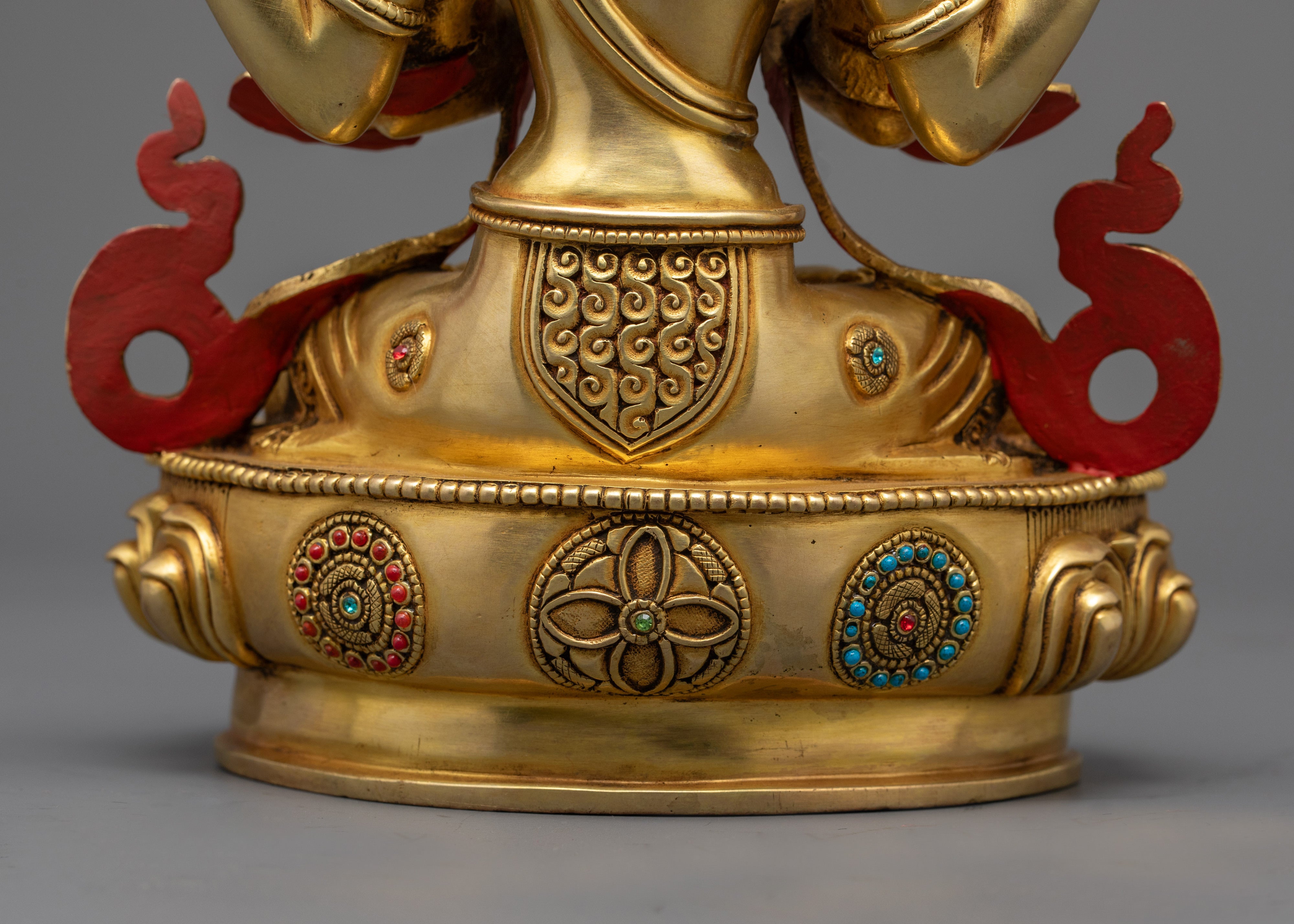 Chenrezig Statue | Multiple‑Armed Compassion Icon