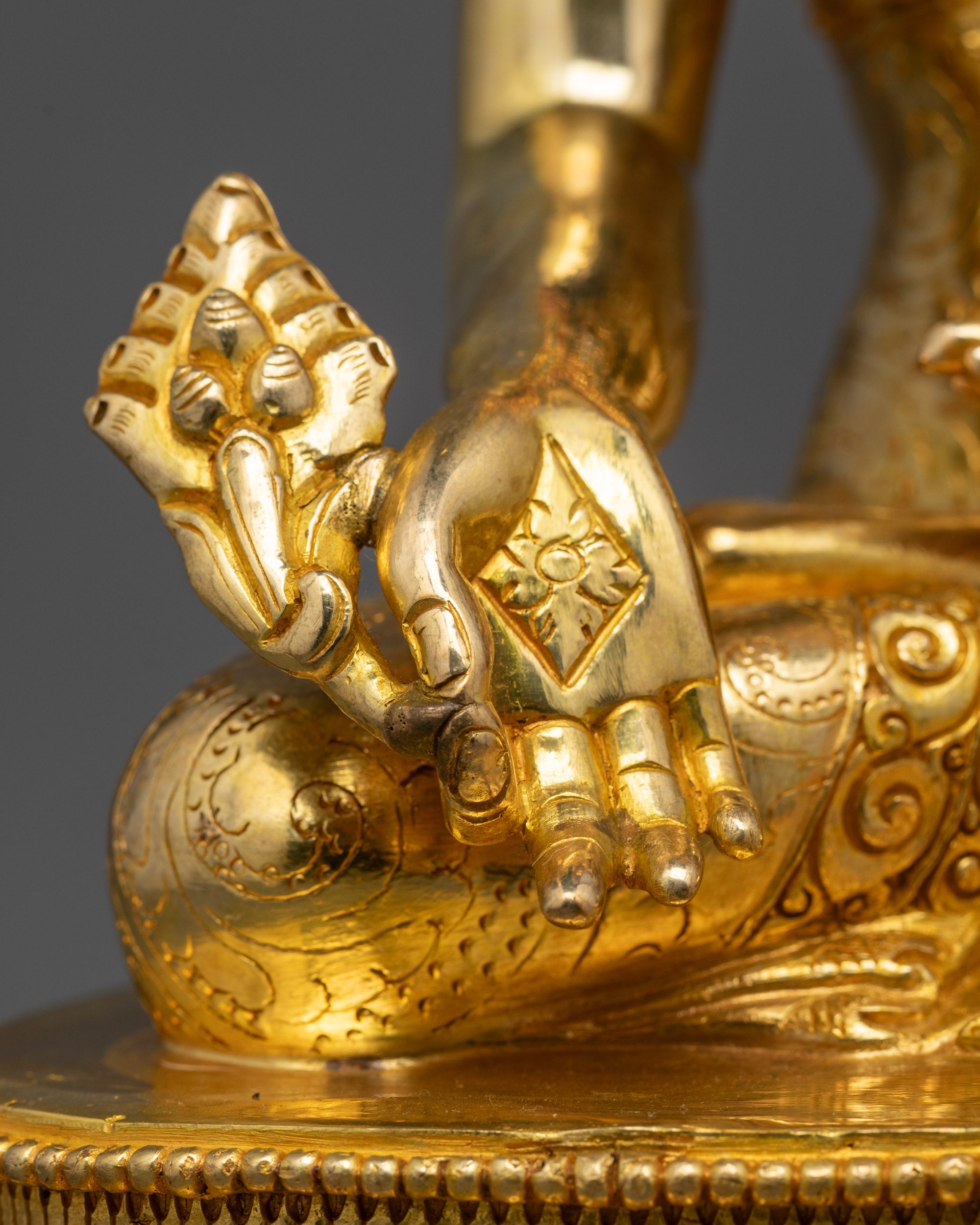 Crown Medicine Buddha Statue | Sacred Traditional Buddhist Artistry