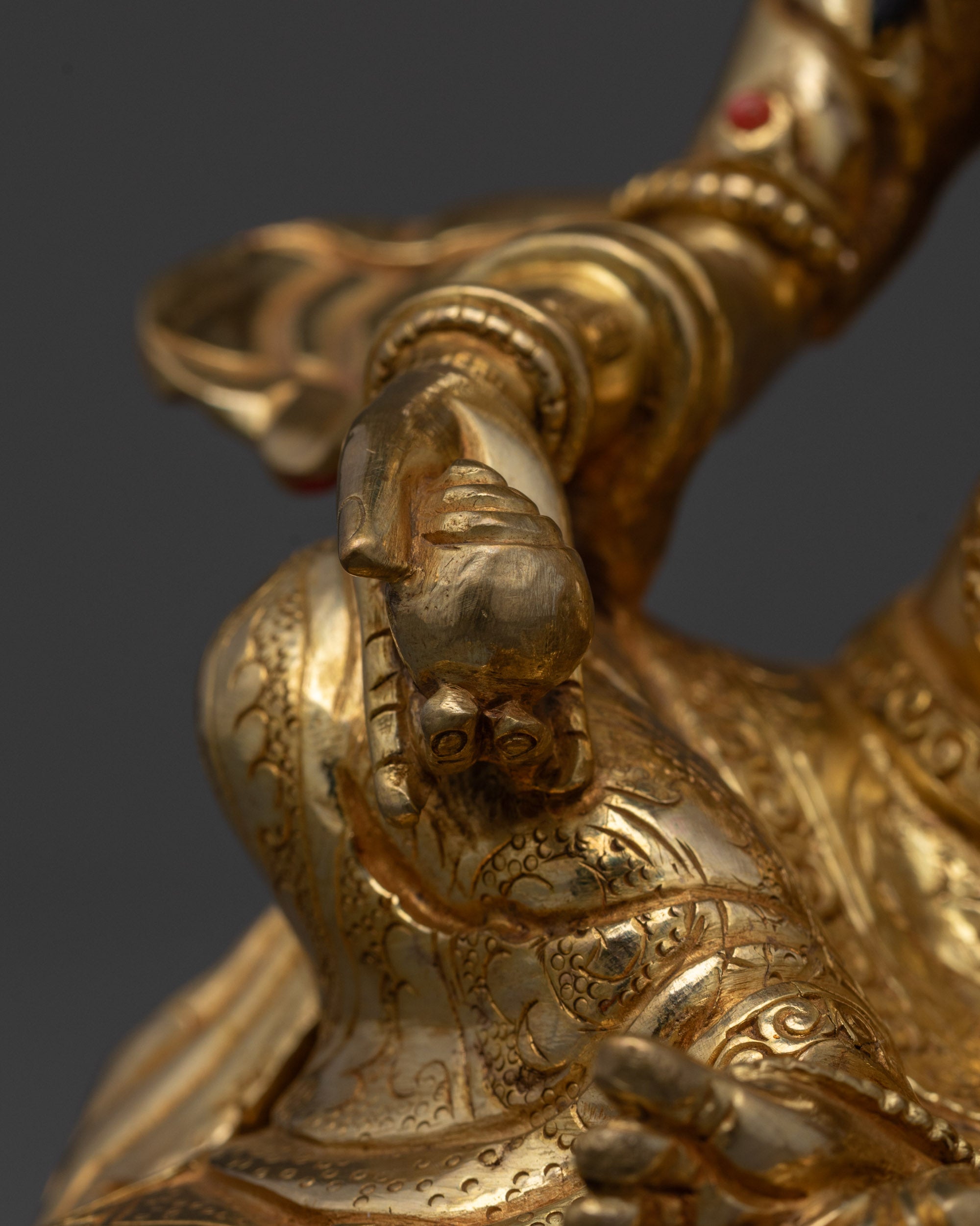 Dzambhala Statue | God of Wealth in Traditional Himalayan Art