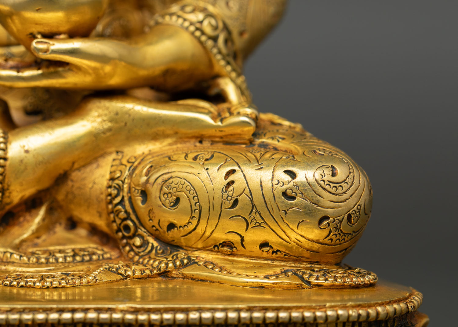 Shakyamuni Buddha Statue – Meditation Decor for Calm & Serenity