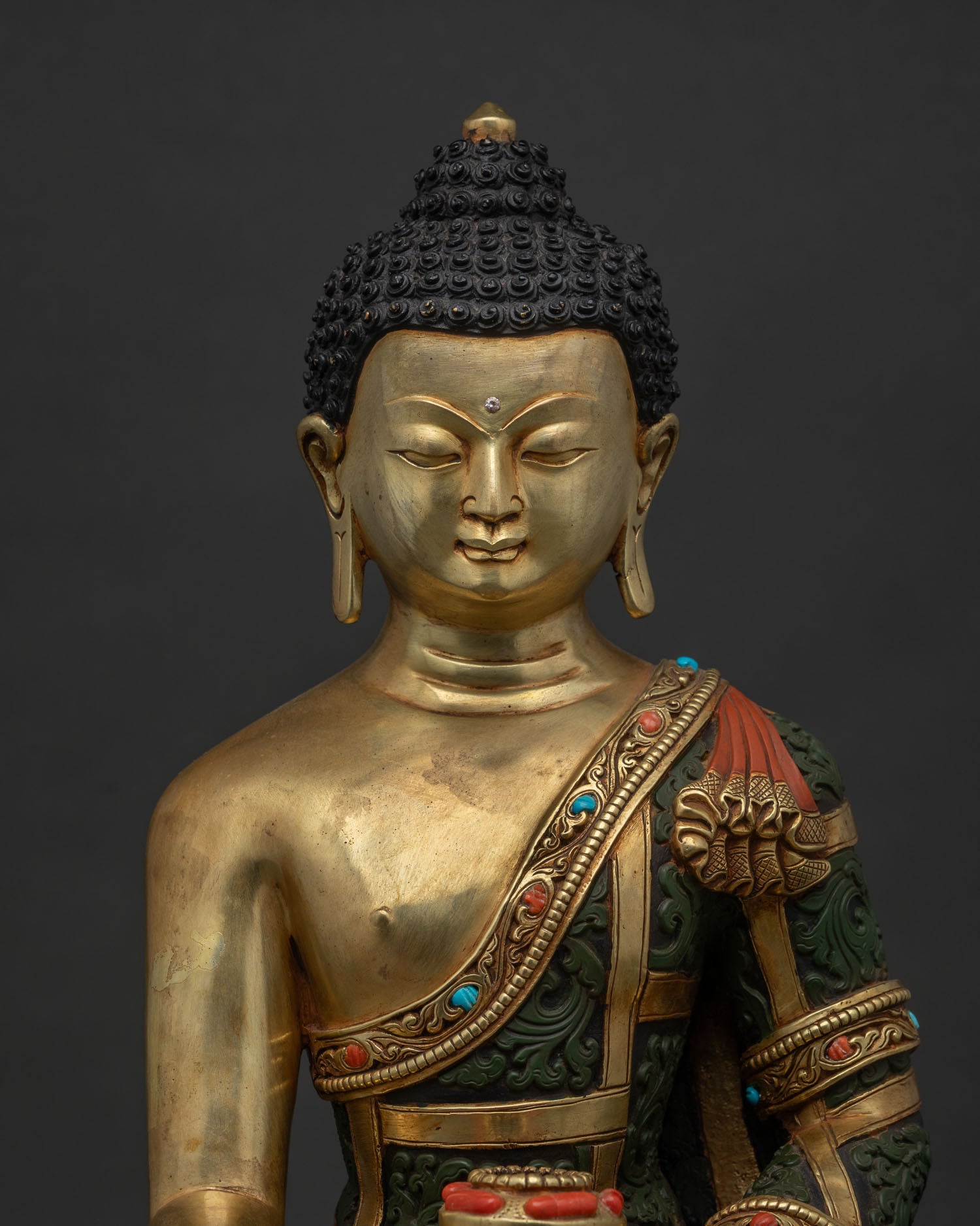 Shakyamuni Buddha Statue Lotus Throne 24K Gold Gilded Regular Close Up