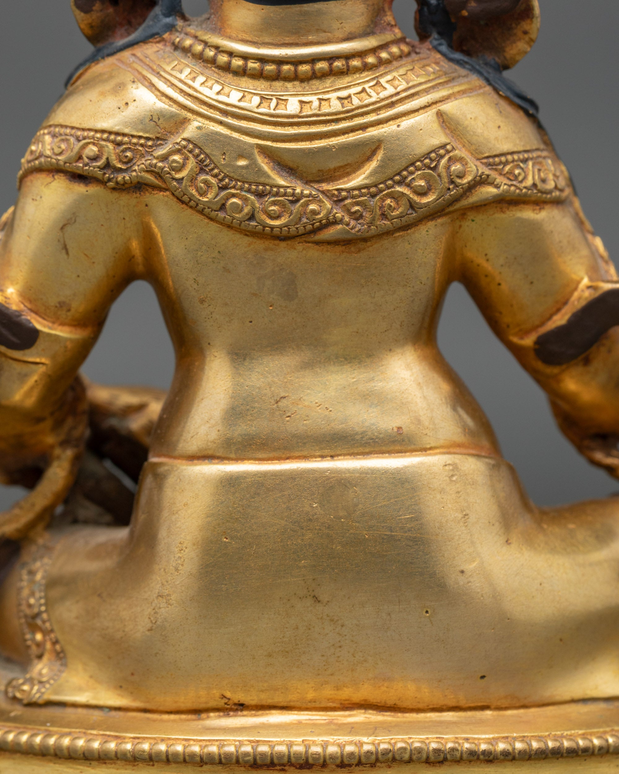 Buddhist Dzambhala Statue - A Symbol of Wealth and Prosperity