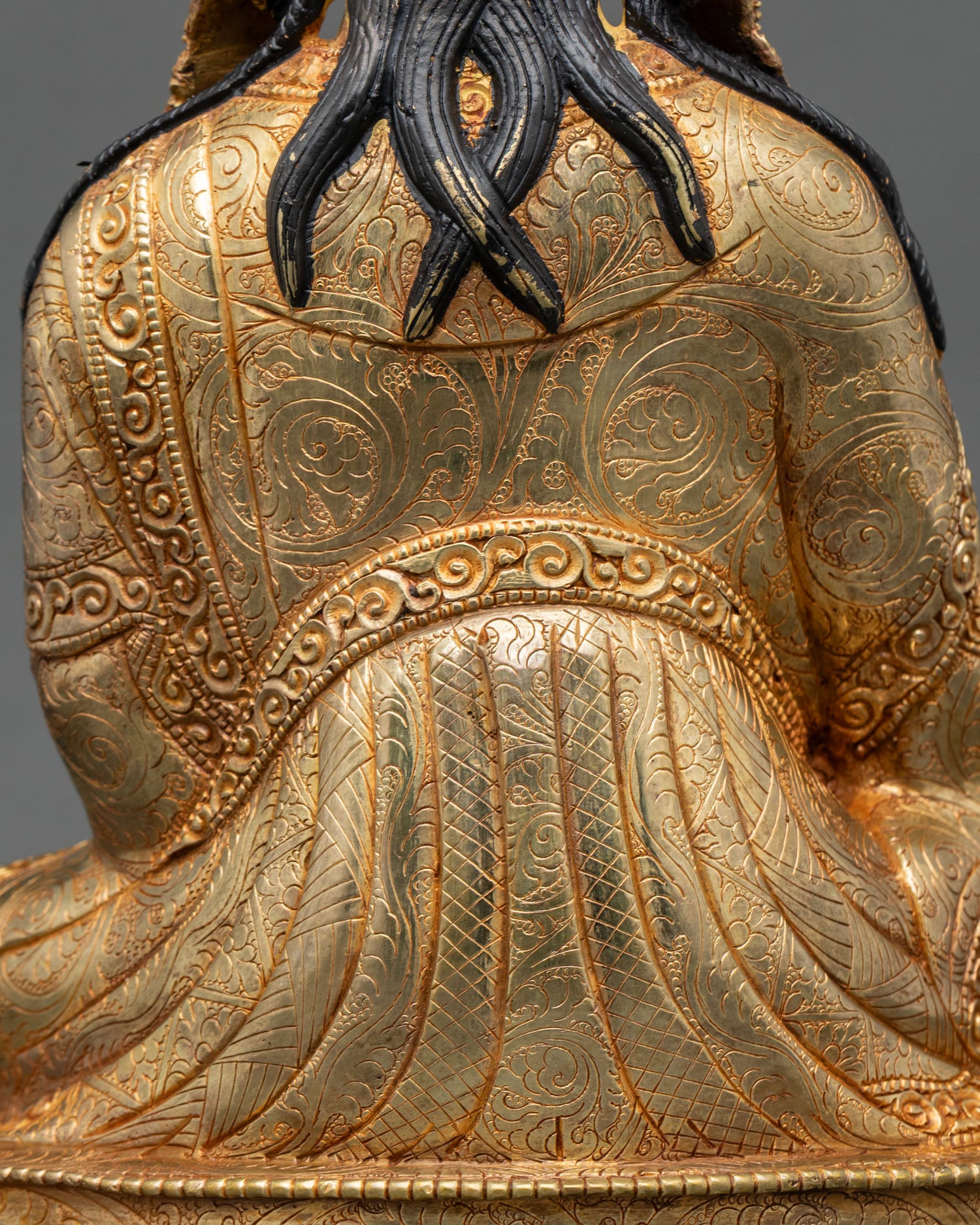 Guru Rinpoche Statue | The Vajra Master of Tibetan Buddhism