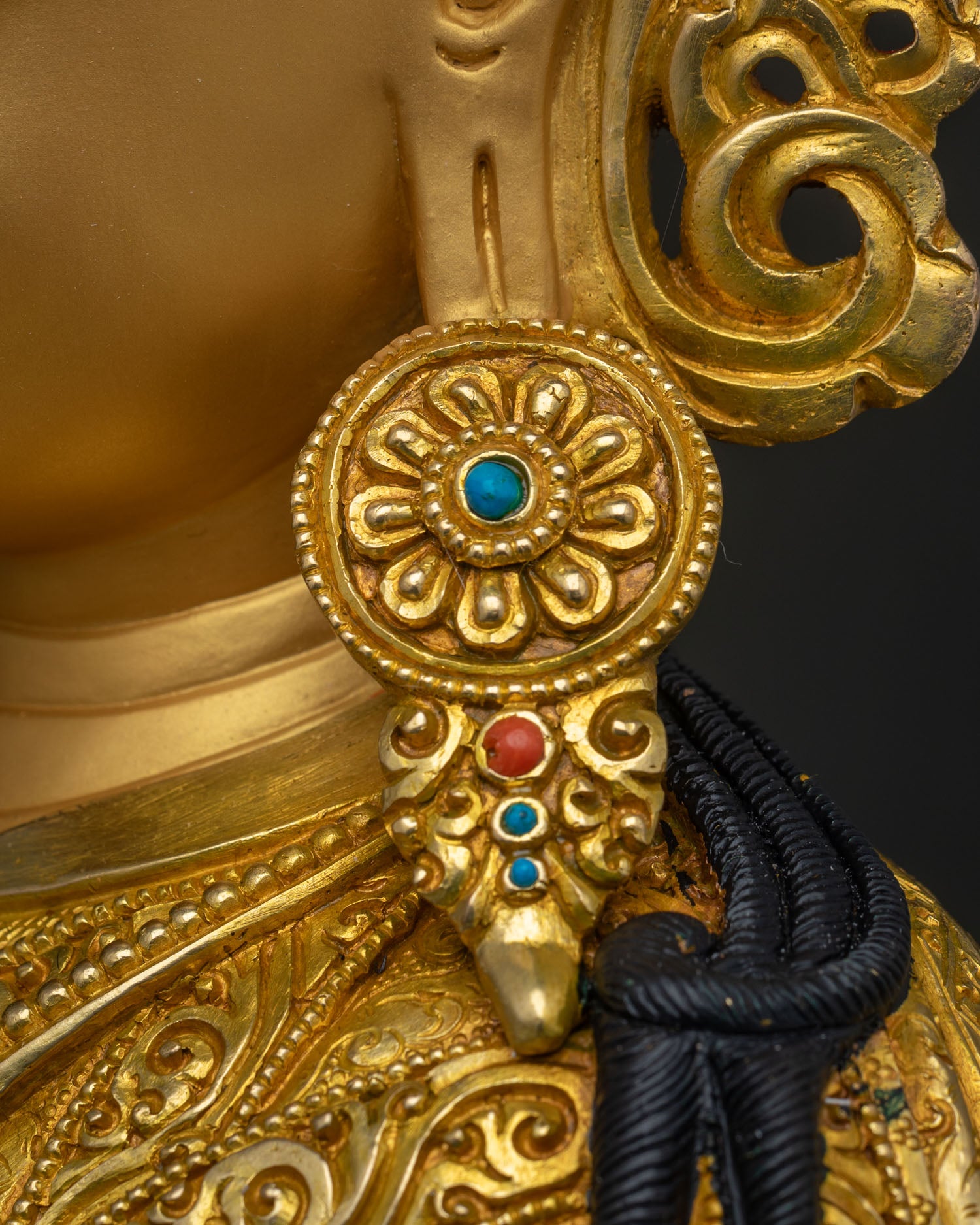 Exquisite Large Guru Rinpoche Statue | Fine Newari Craftsmanship