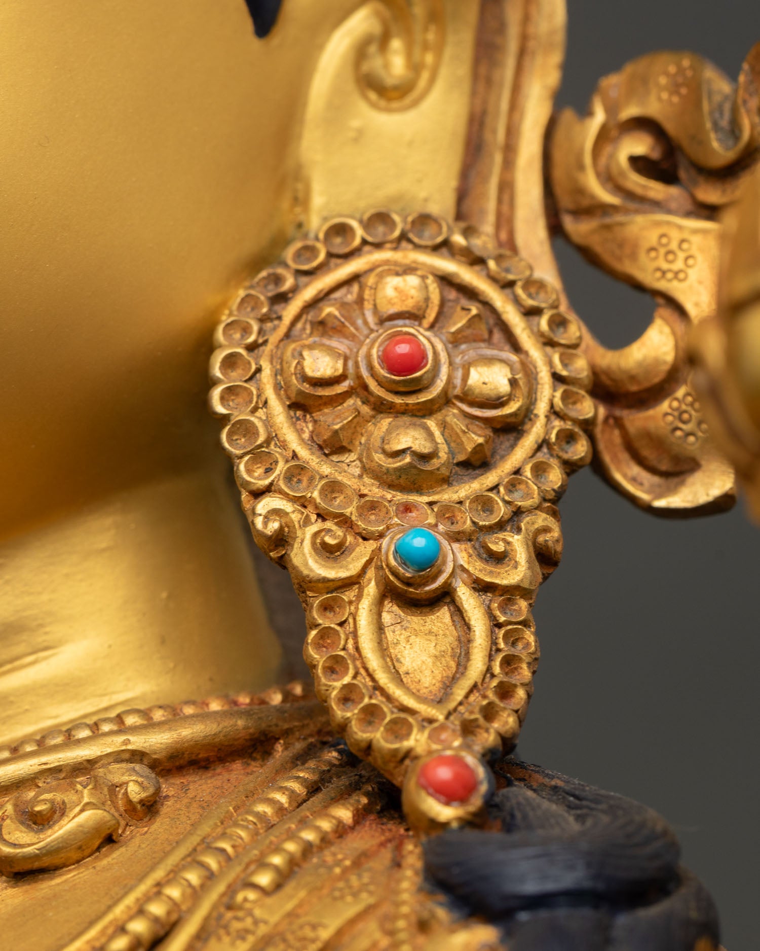 Green Tara Statue – Decorative & Spiritual Buddhist Figurine