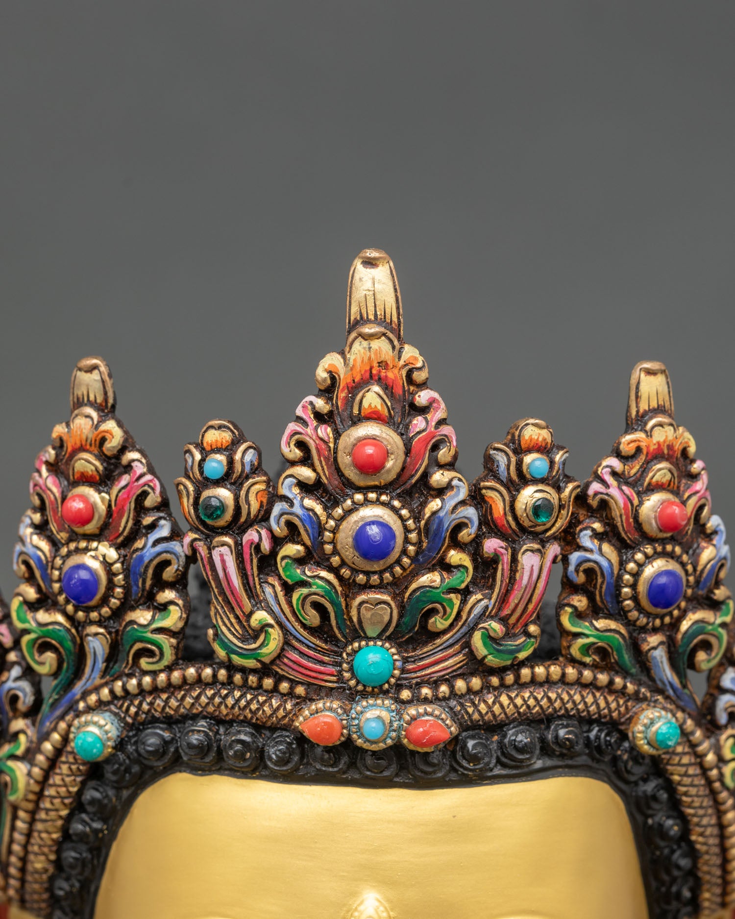 Crown Buddha Shakyamuni Statue – Peaceful Zen Sculpture