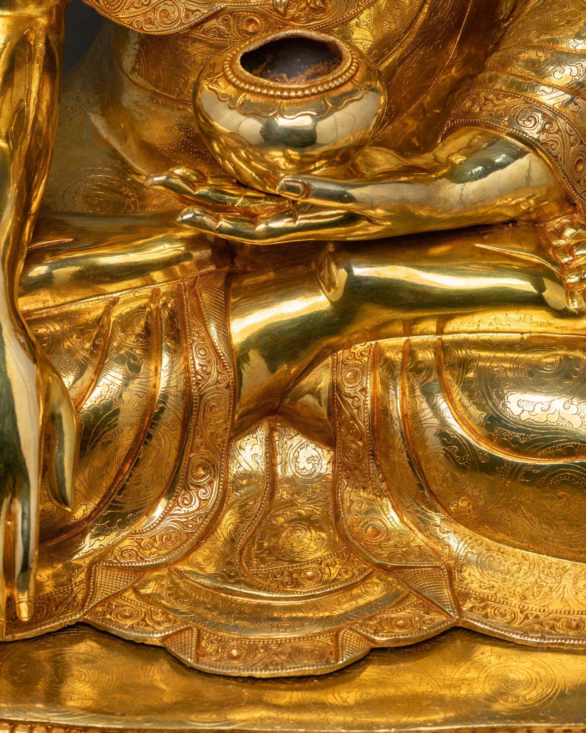 Grand Shakyamuni Buddha Statue | High Quality Buddhist Artwork