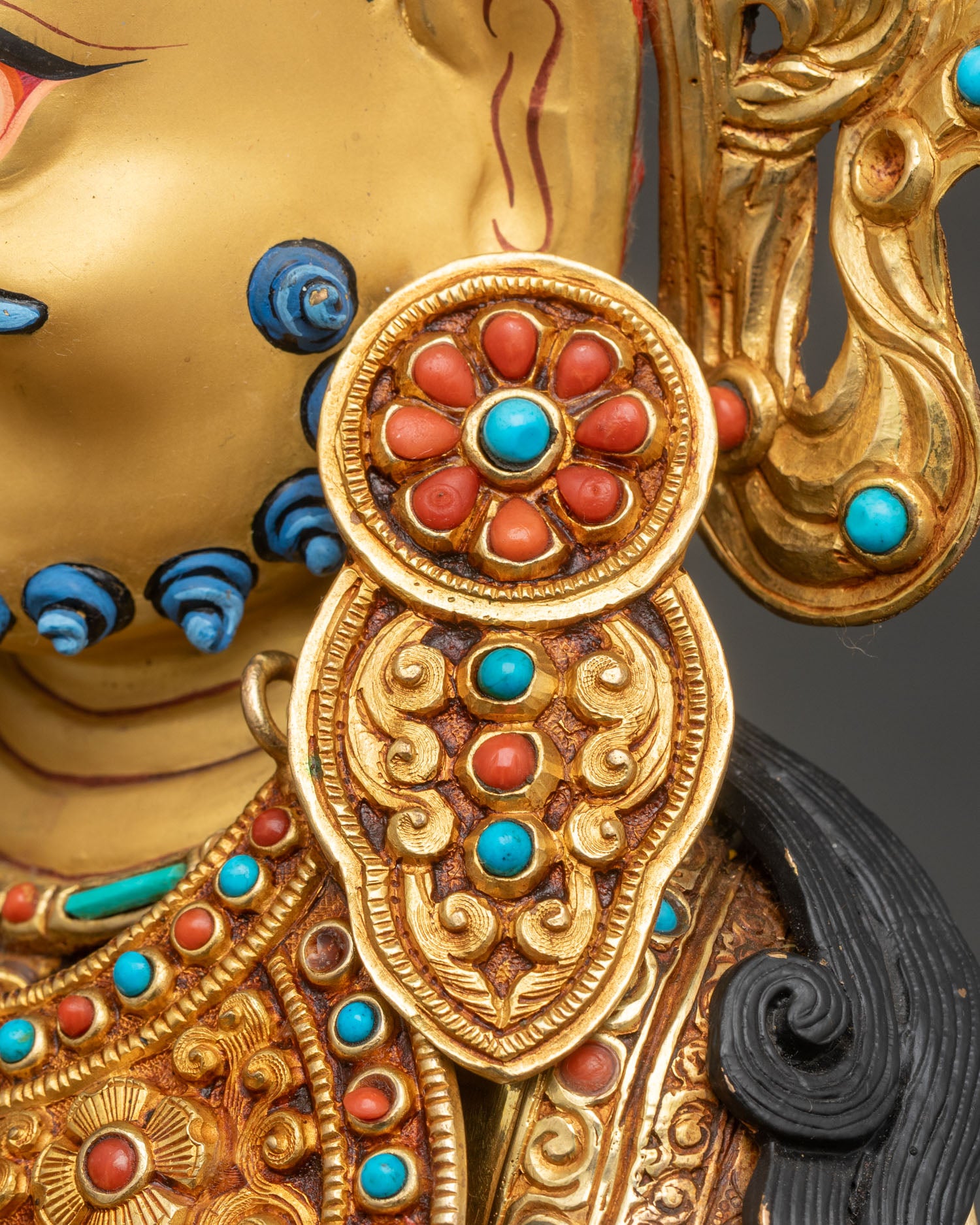 Crown Dzambhala On Throne Statue | Buddhist Wealth Deity Figure