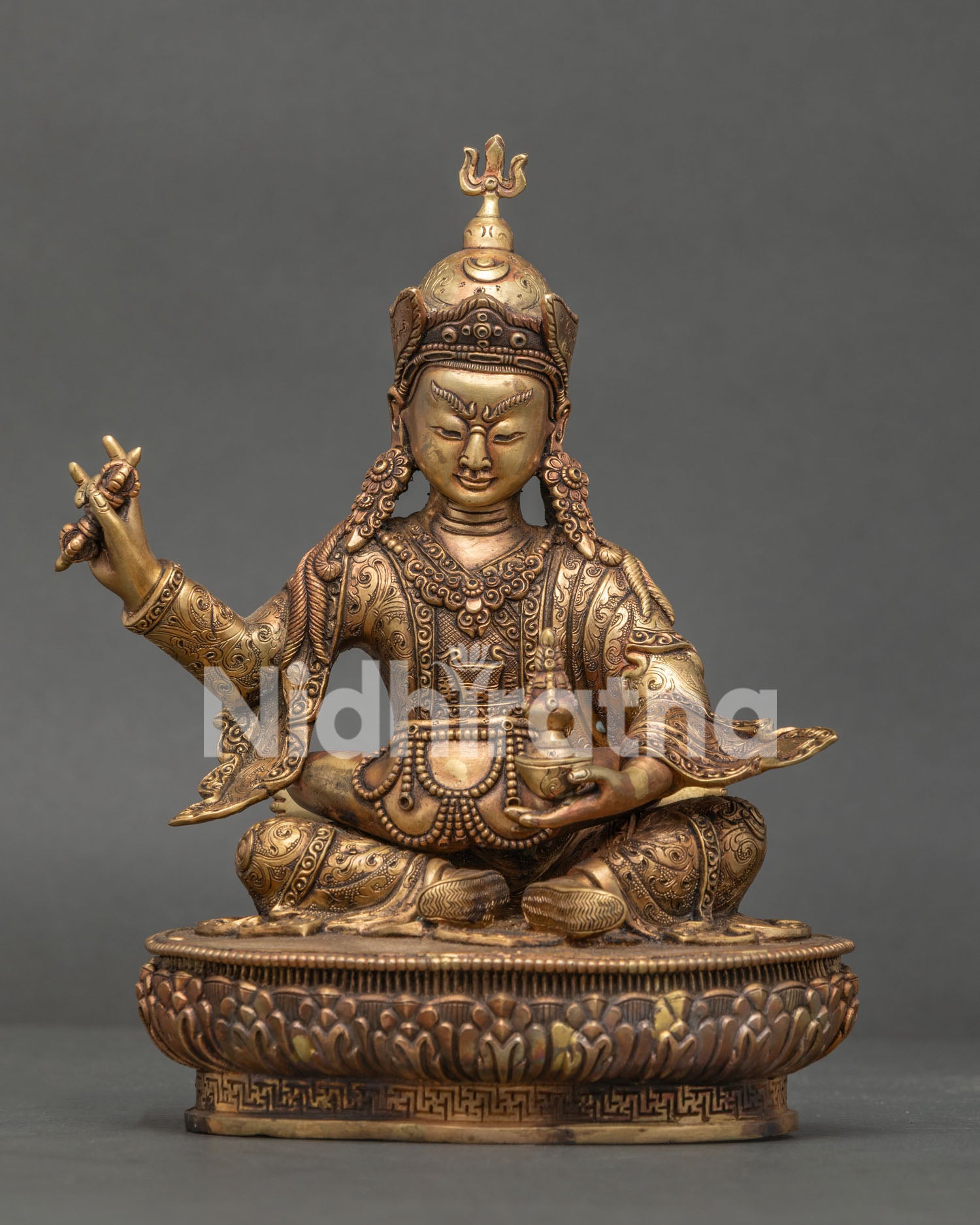 Guru Rinpoche With Consert Statue