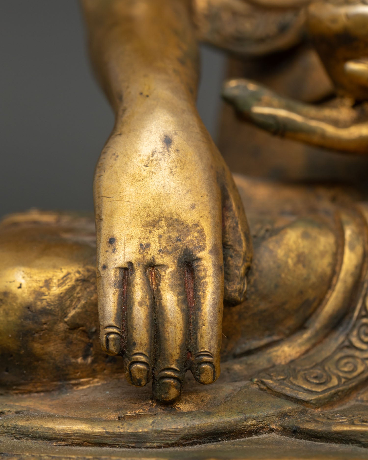 Antique-Finished Shakyamuni Buddha Statue | Spiritual Buddhist Altar Artwork