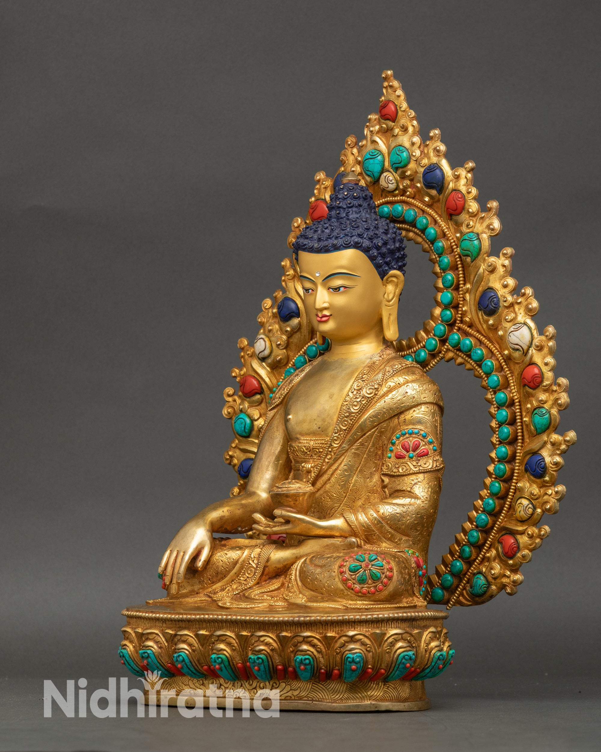 Gold Buddha Shakyamuni Sculpture - A Symbol of Enlightenment