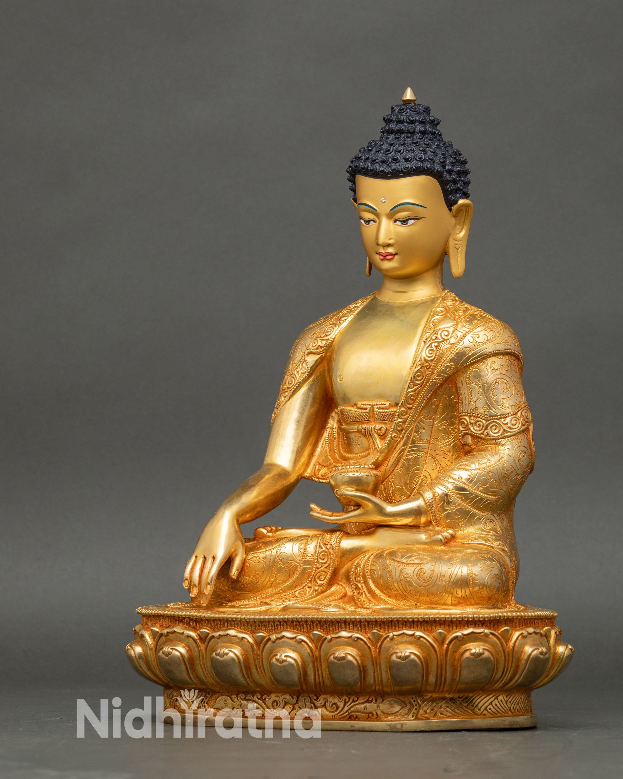 Shakyamuni Buddha Statue - Symbol of Enlightenment and Serenity