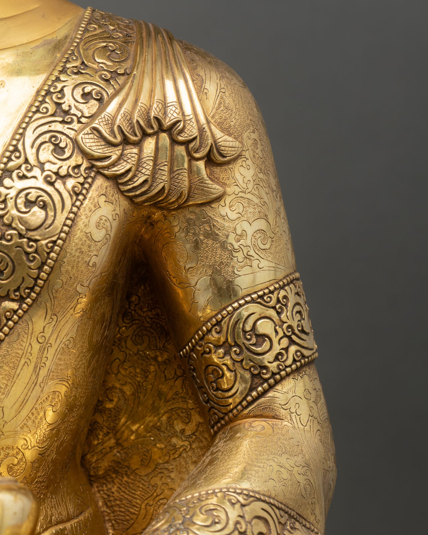 Amitabha Buddha Sculpture – Inspire Compassion & Inner Peace