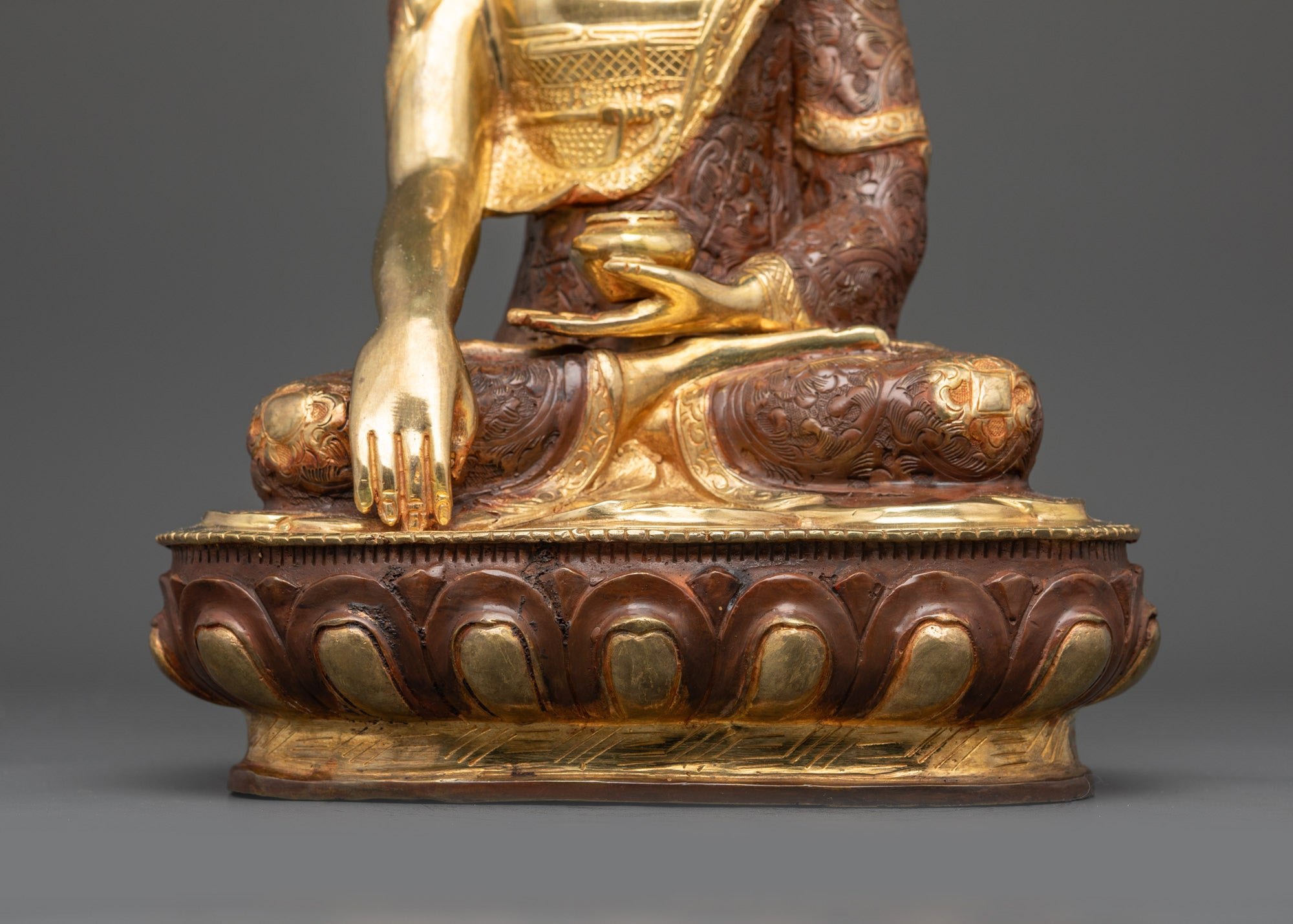 Buddha Shakyamuni Statue