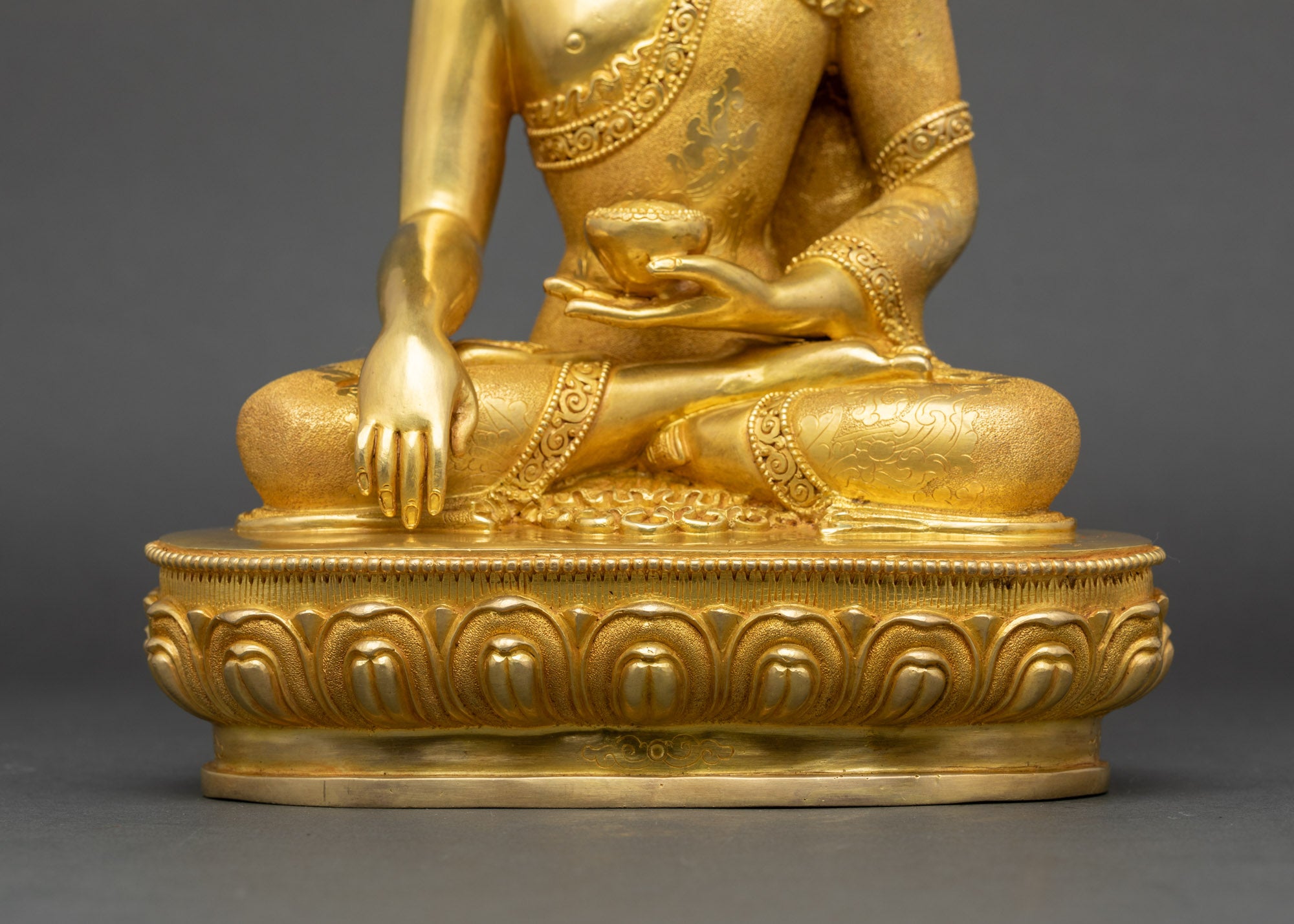 Shakyamuni Buddha Statue | Honoring the Enlightened One