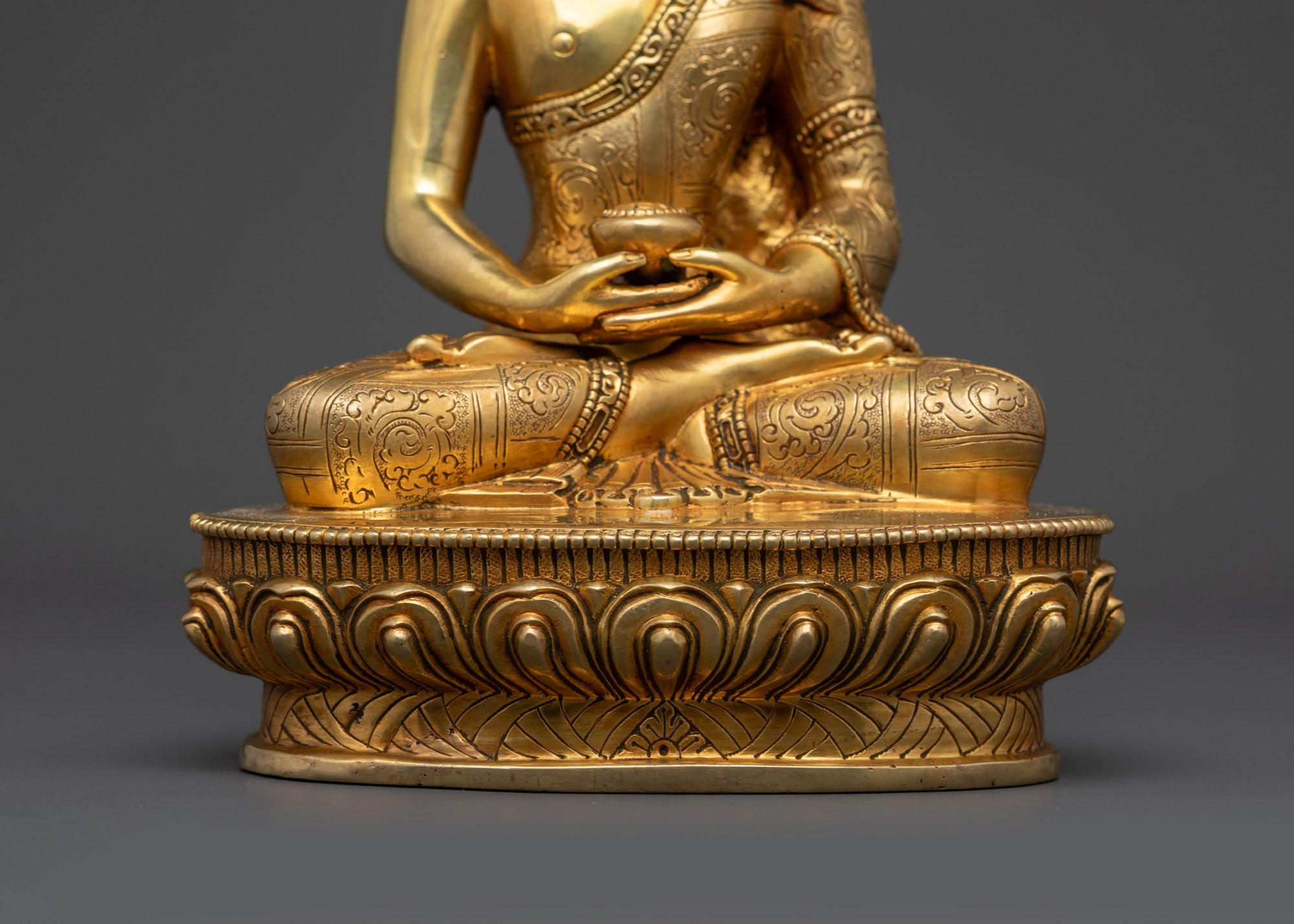 Tathagata Amitabha Statue | Gold-Gilded Buddha for Spiritual Practice