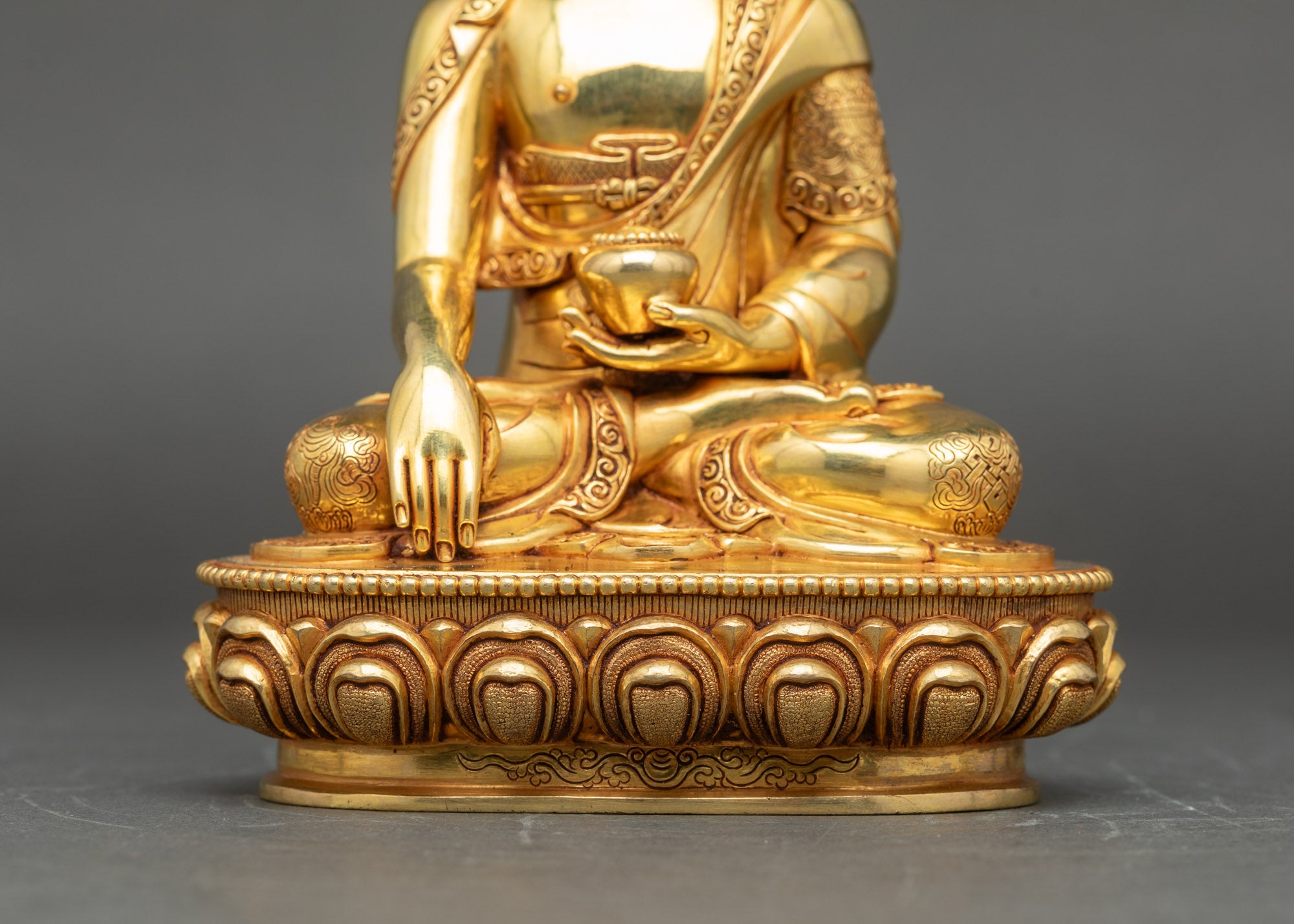 Seated Buddha Statue | Traditional Himalayan Buddhist Artwork