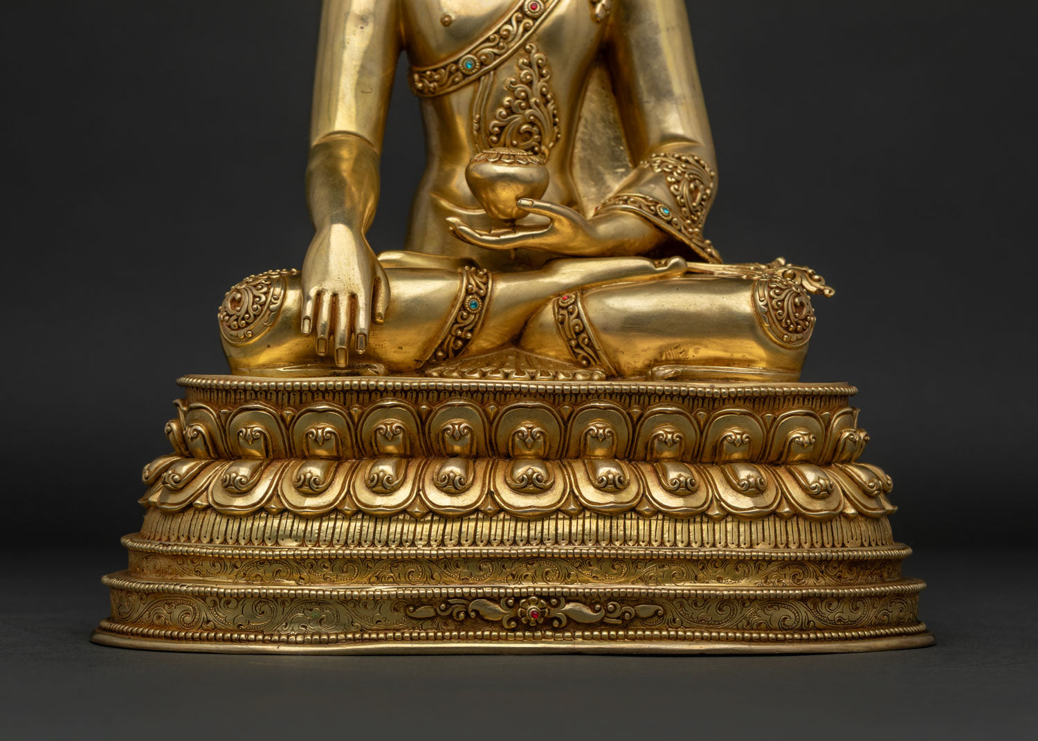 Enlightened Shakyamuni Buddha Statue for Deep Meditation