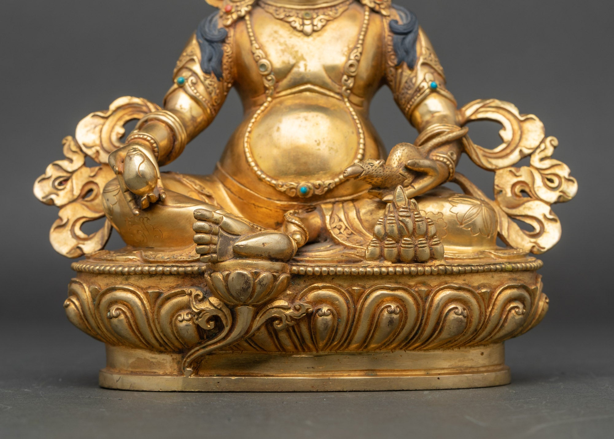 Handcrafted Dzambhala Statue for Buddhist Shrine Decor