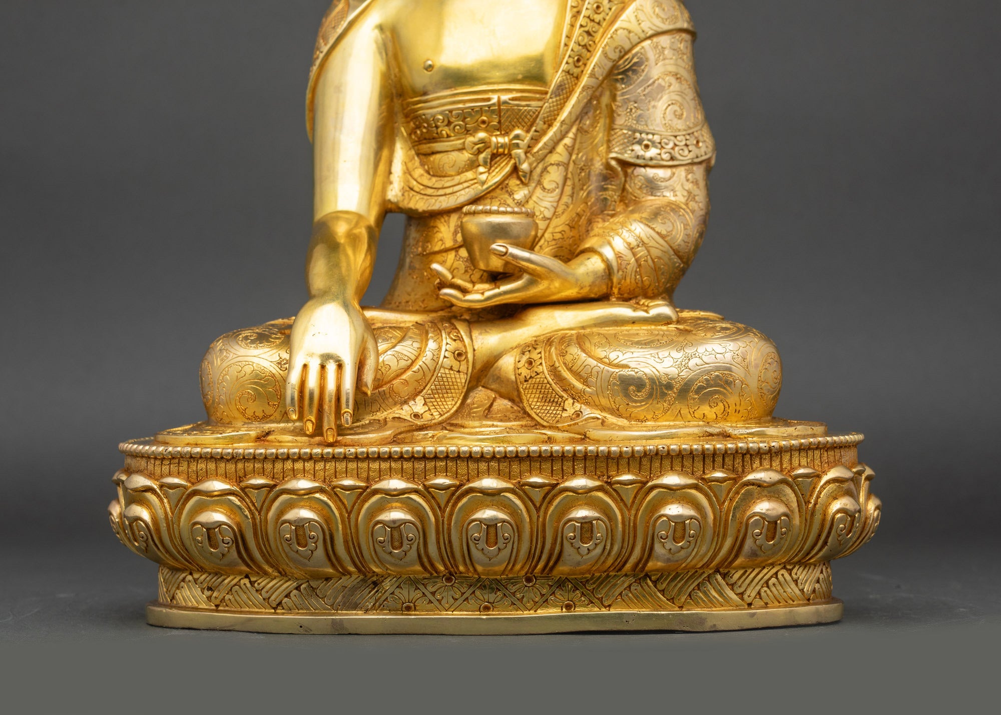Shakyamuni Buddha Statue | Buddhist Icon of Enlightenment