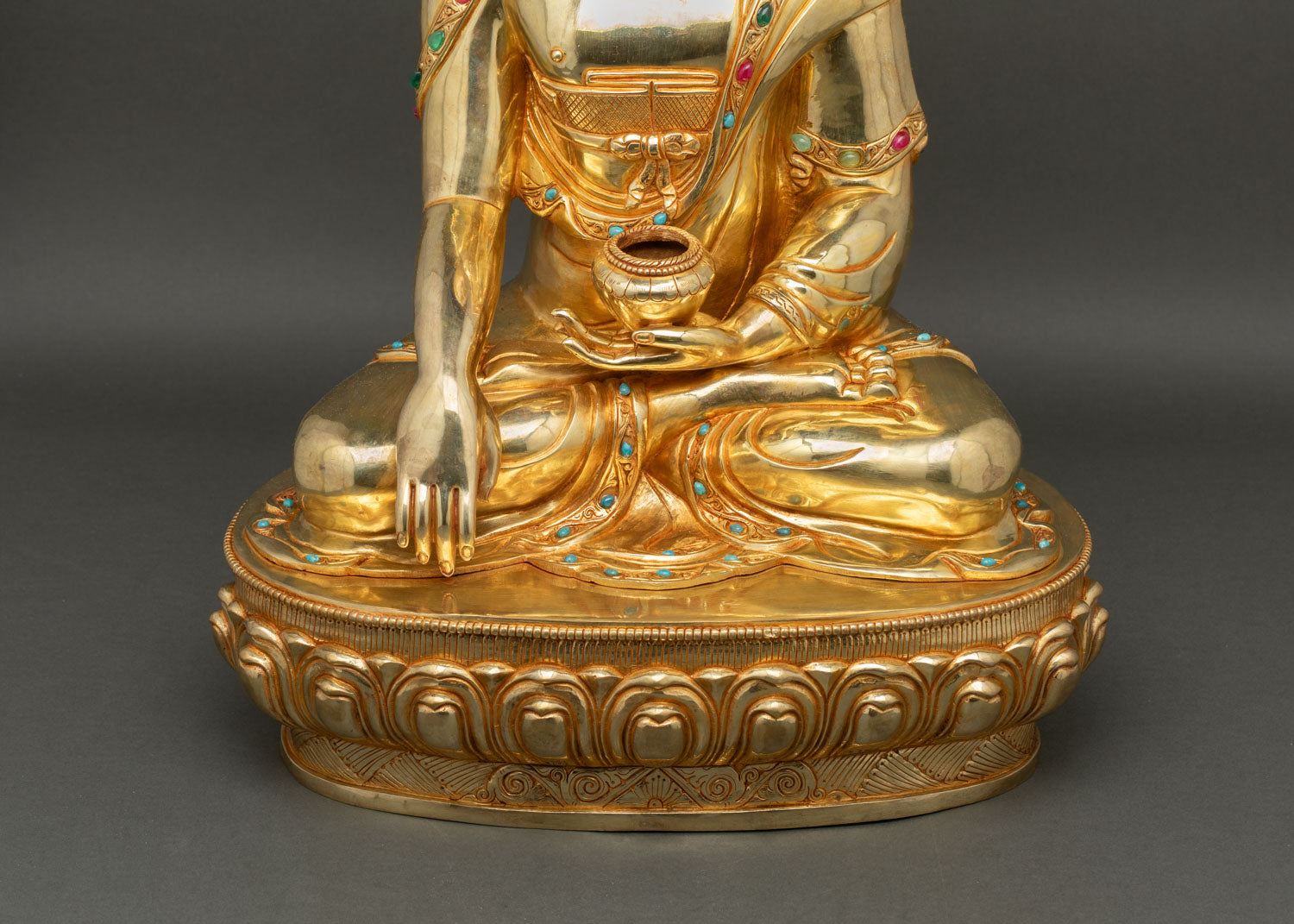 Large Shakyamuni Buddha Statue for Meditation and Prayer