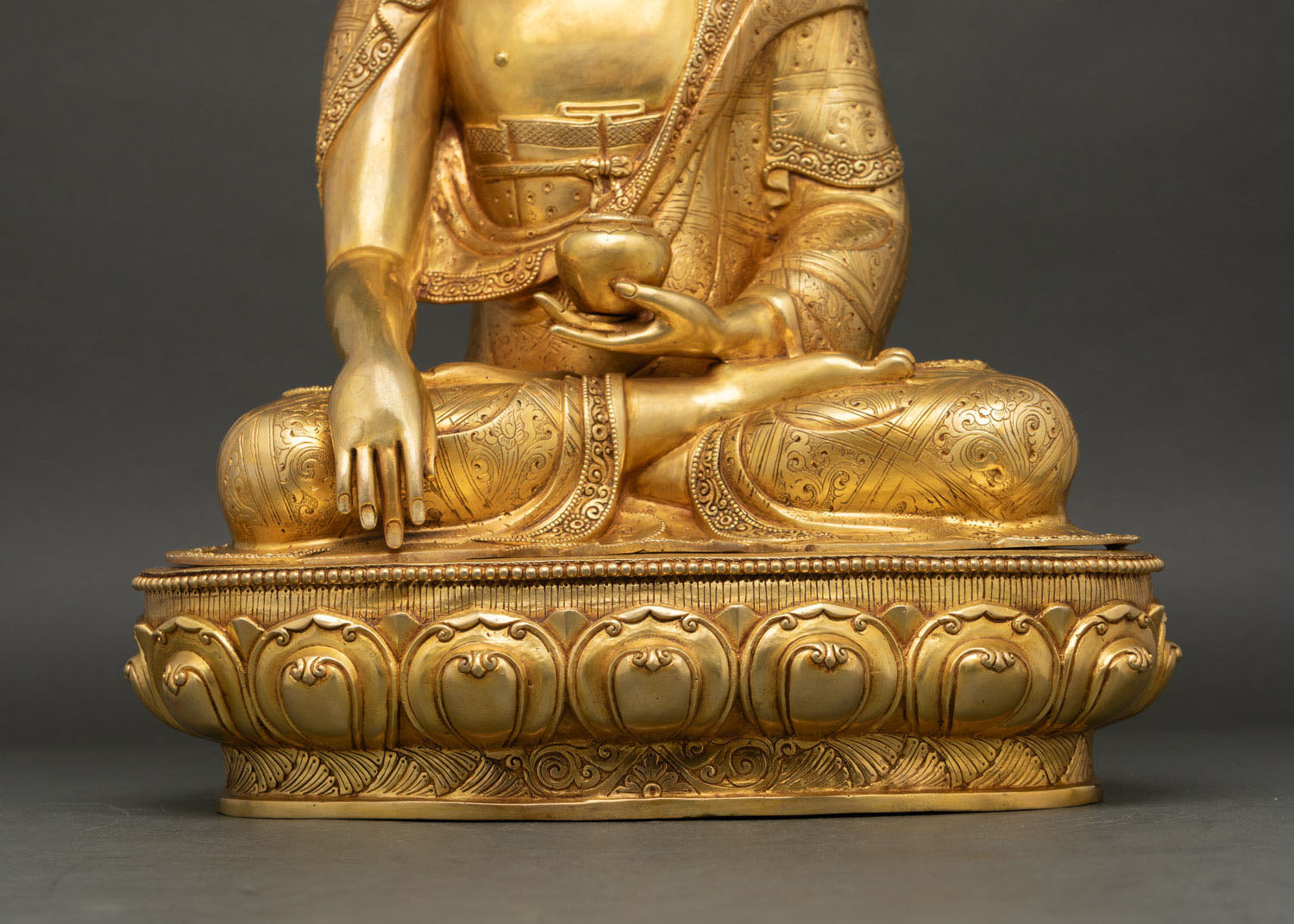 Buddha Shakyamuni Statue