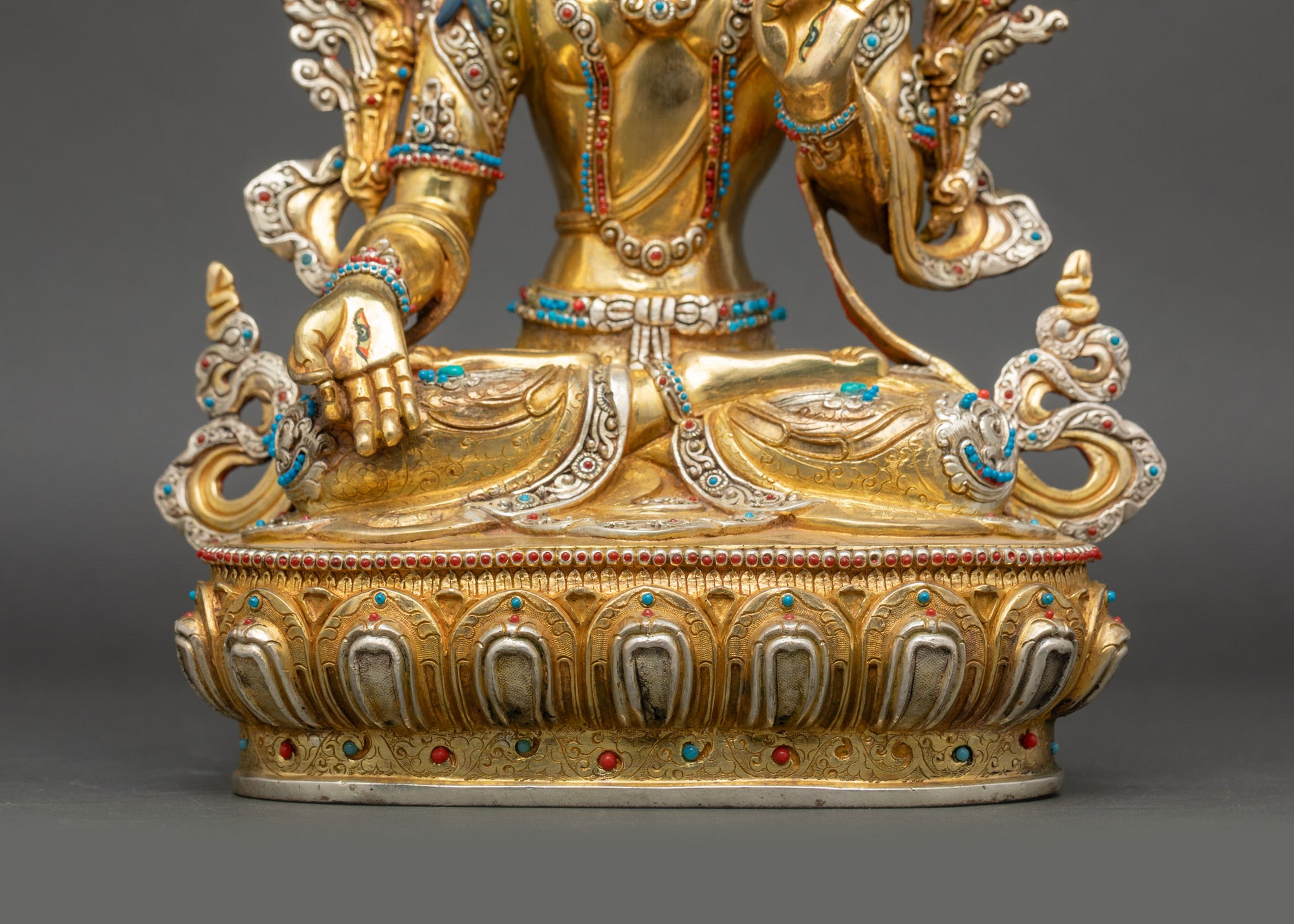 Seven-Eyed Drolma Karpo Statue | Handcrafted Longevity Deity Figurine