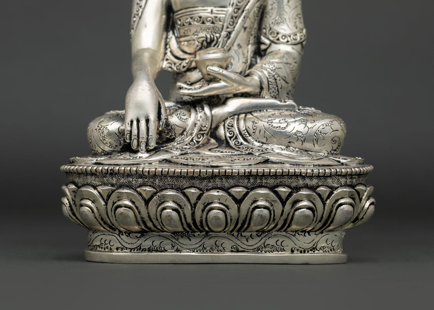 Shakyamuni Buddha Statue