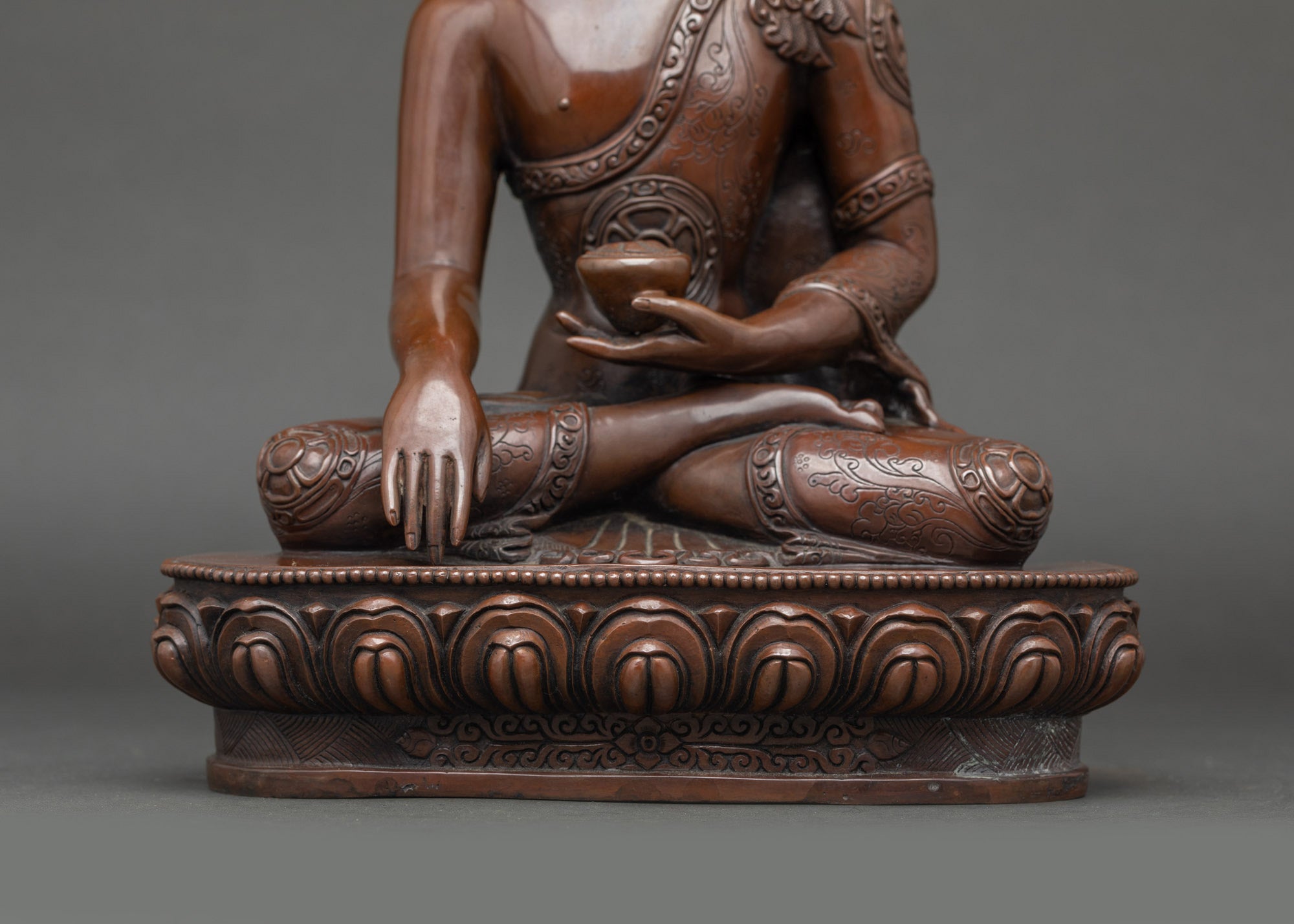 Traditional Shakyamuni Buddha Statue for Sacred Space