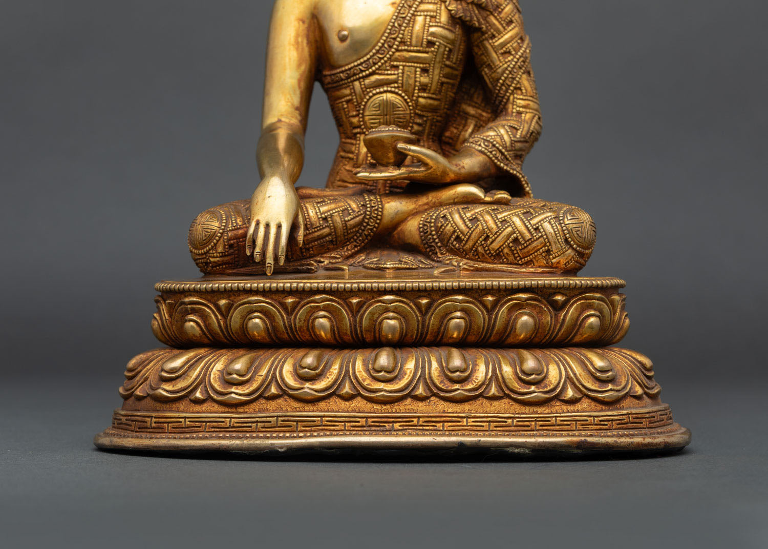 Crown Shakyamuni Buddha Statue