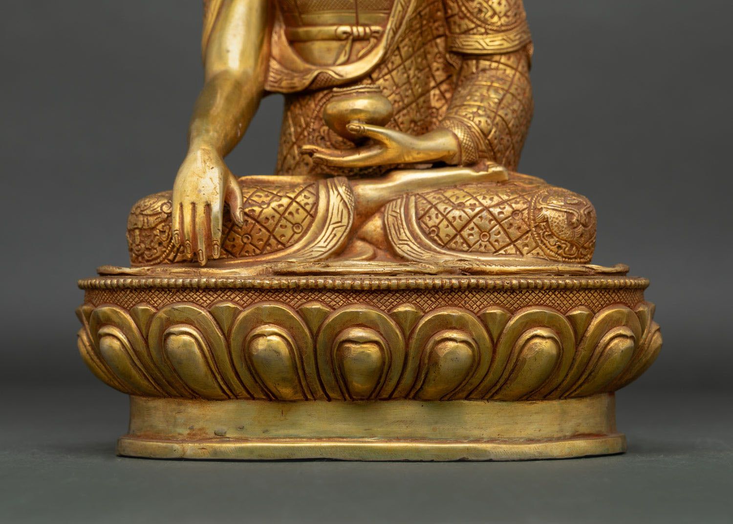 Buddha Shakyamuni Statue