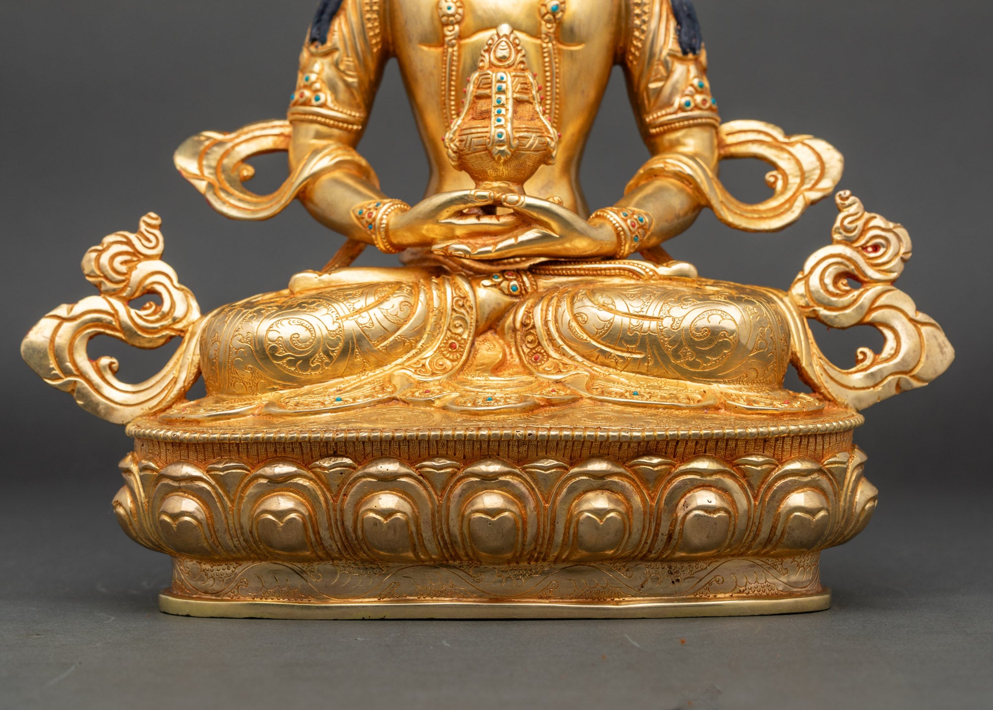 Amitayus Buddha Statue - A Symbol of Longevity and Spiritual Blessings
