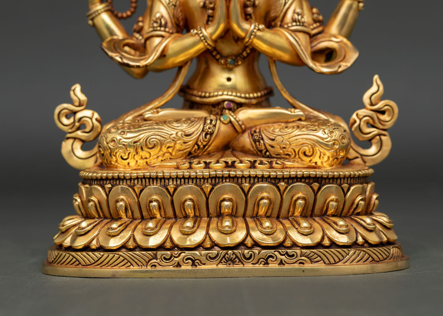 Four-Armed Chenrezig Statue – Tibetan Buddhist Sacred Figure