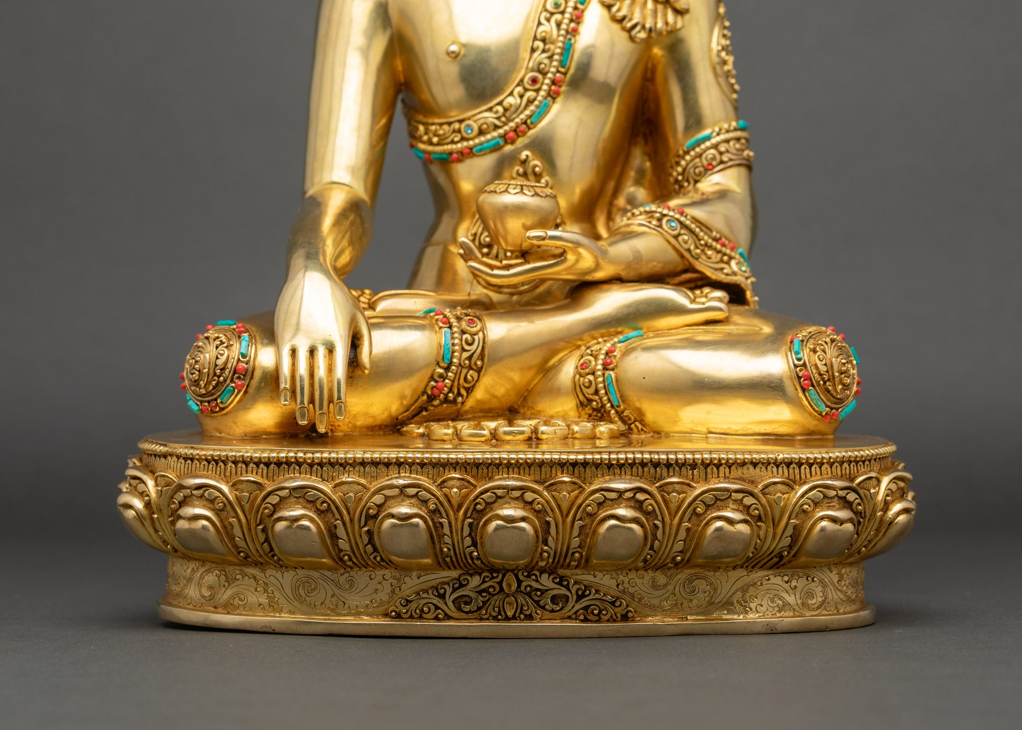 Peaceful Buddha Altar Statue | Handcrafted Spiritual Sculpture