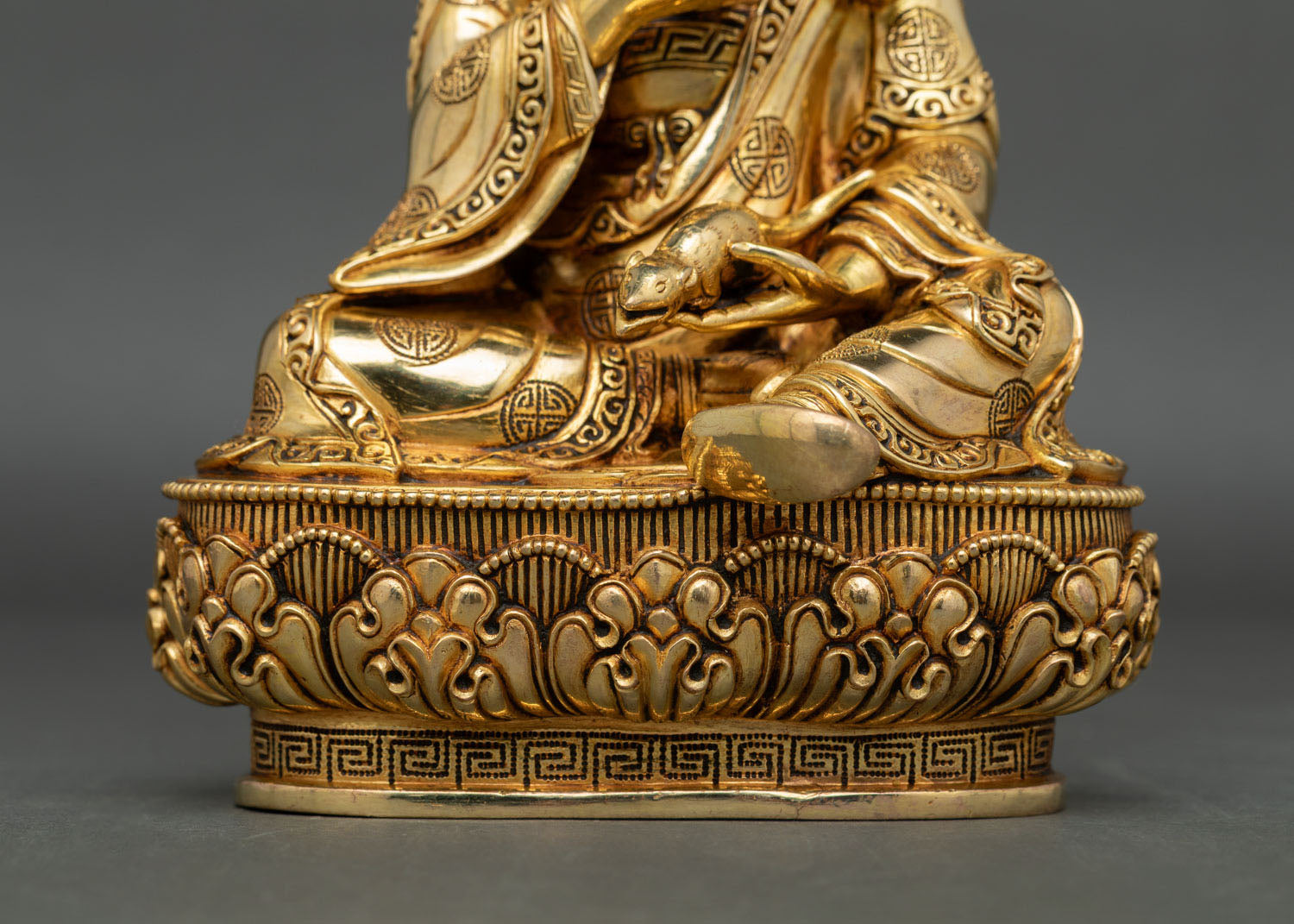 Guru Norla Statue