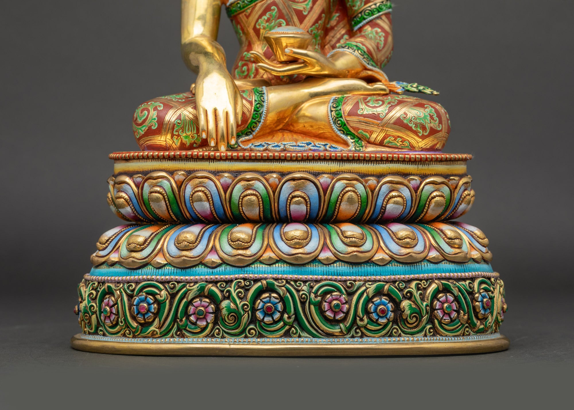 Elegant Shakyamuni Buddha Statue | Symbol of Enlightenment & Wisdom
