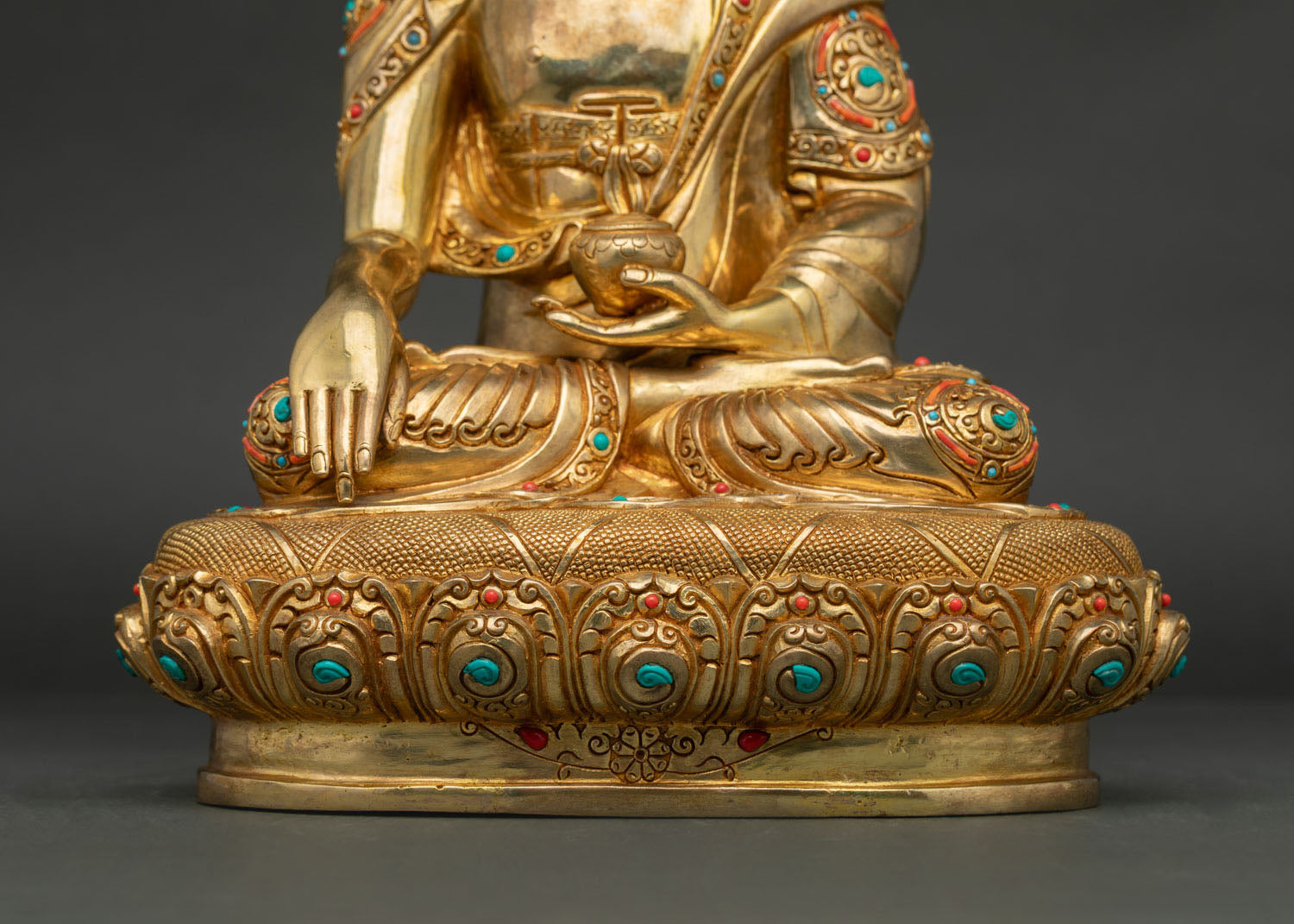 Buddha Shakyamuni Statue | Traditional Buddhist Art