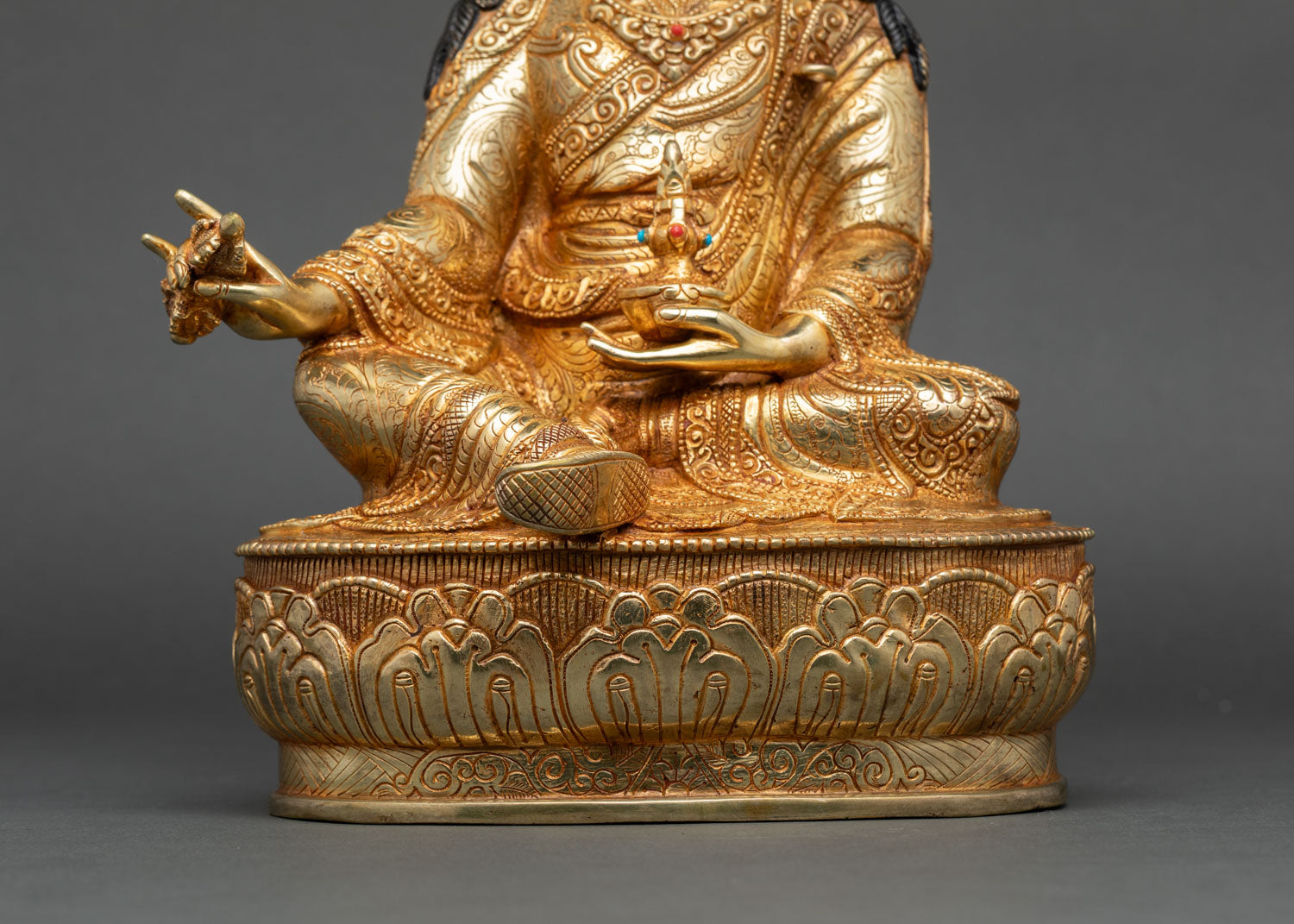 Guru Rinpoche Statue | The Vajra Master of Tibetan Buddhism