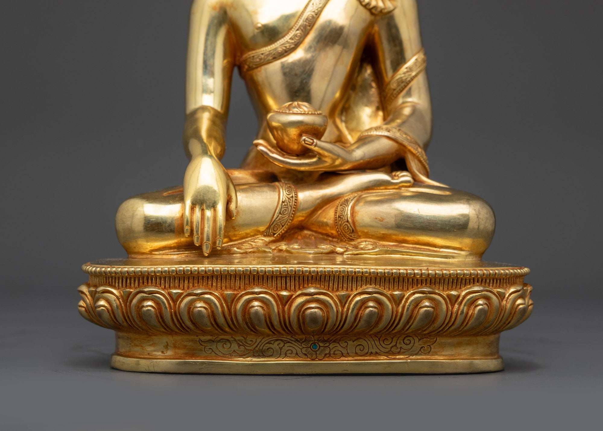 Shakyamuni Buddha Statue