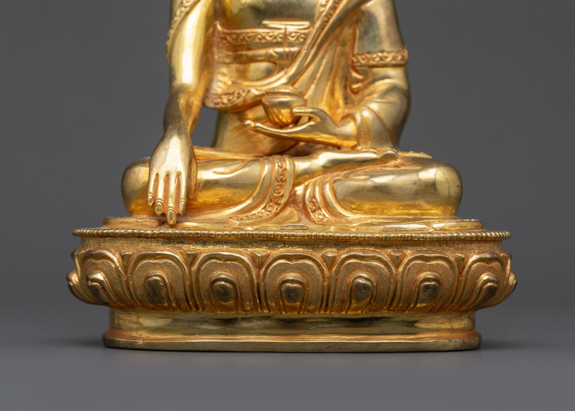 Buddha Shakyamuni Statue