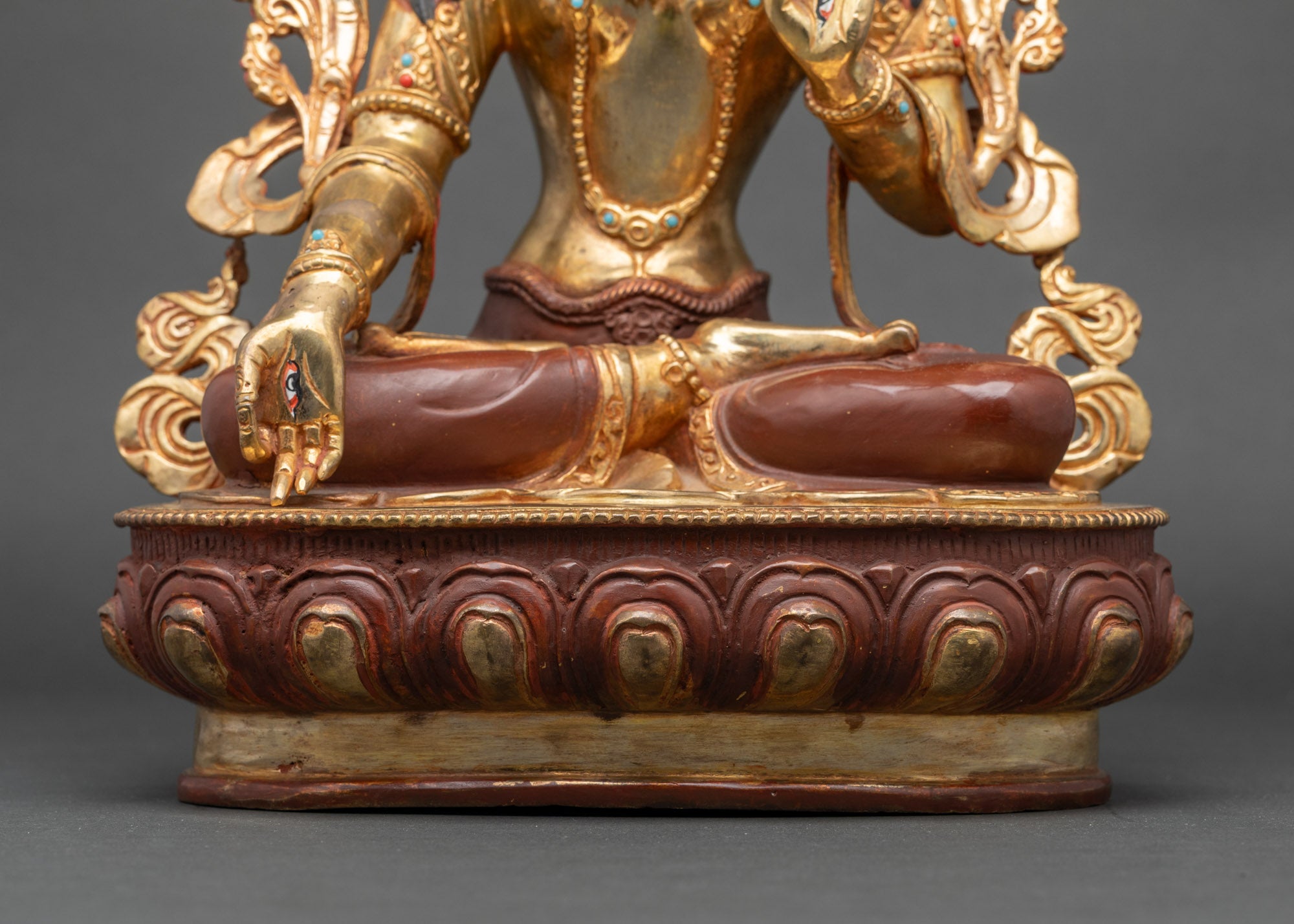Beautiful White Tara Statue - A Symbol of Purity and Truth