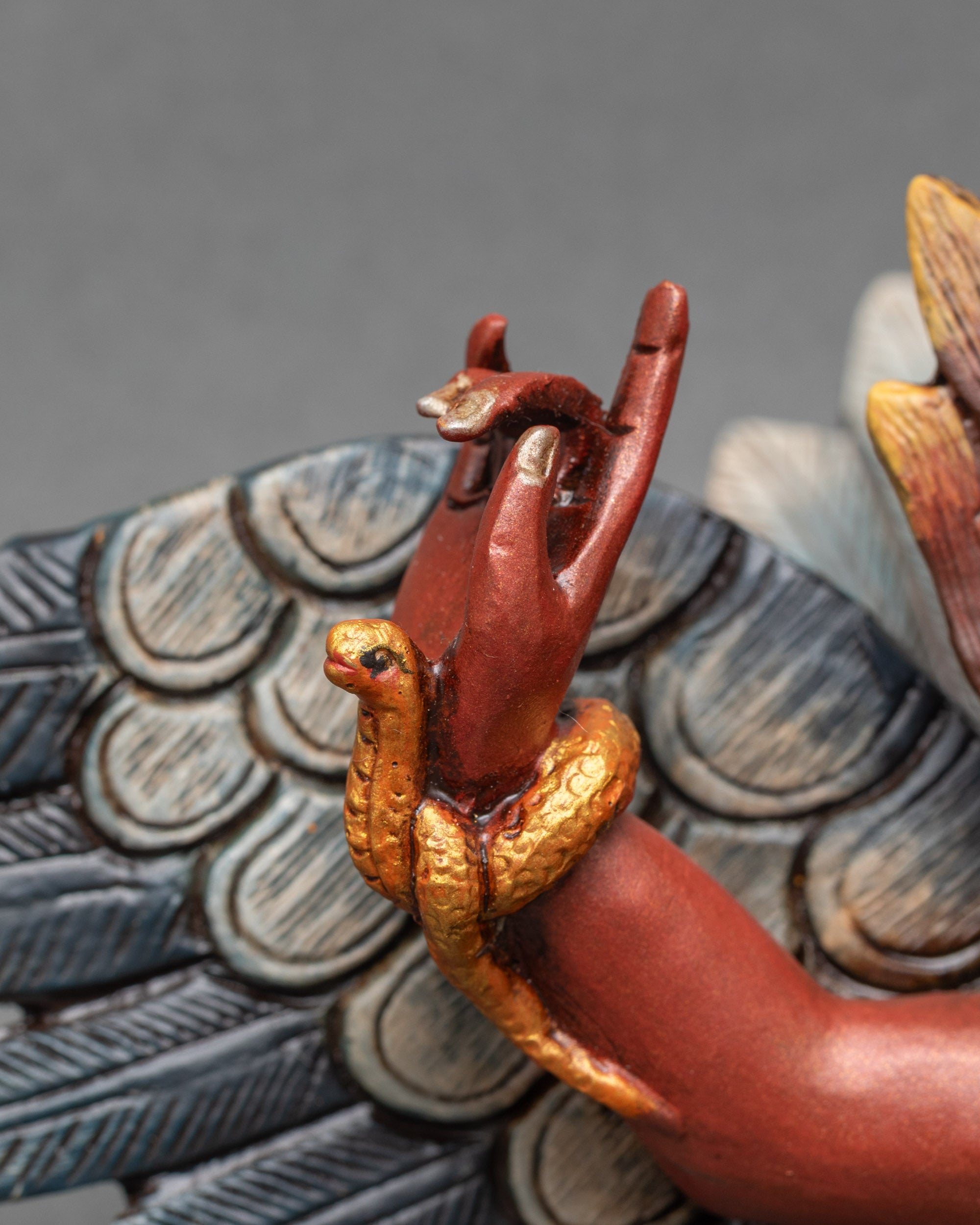 Divine Garuda Bird Statue for Courage and Victory