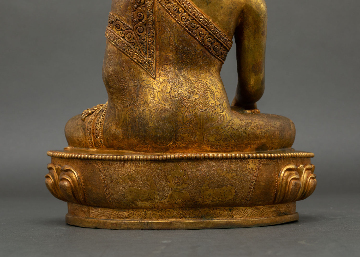 Antique Shakyamuni Buddha Statue | Traditional Buddhist Artwork