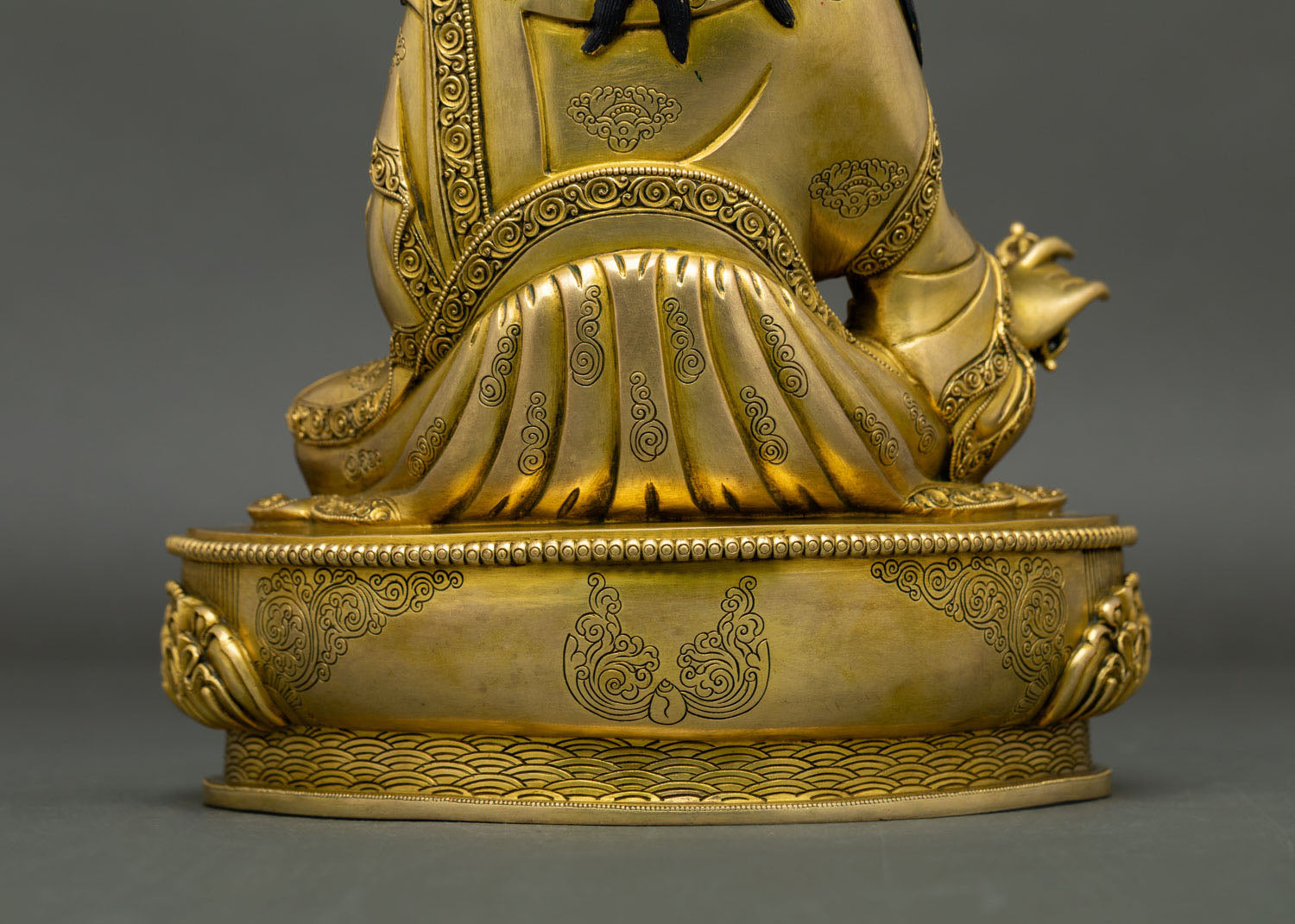 Guru Rinpoche Statue