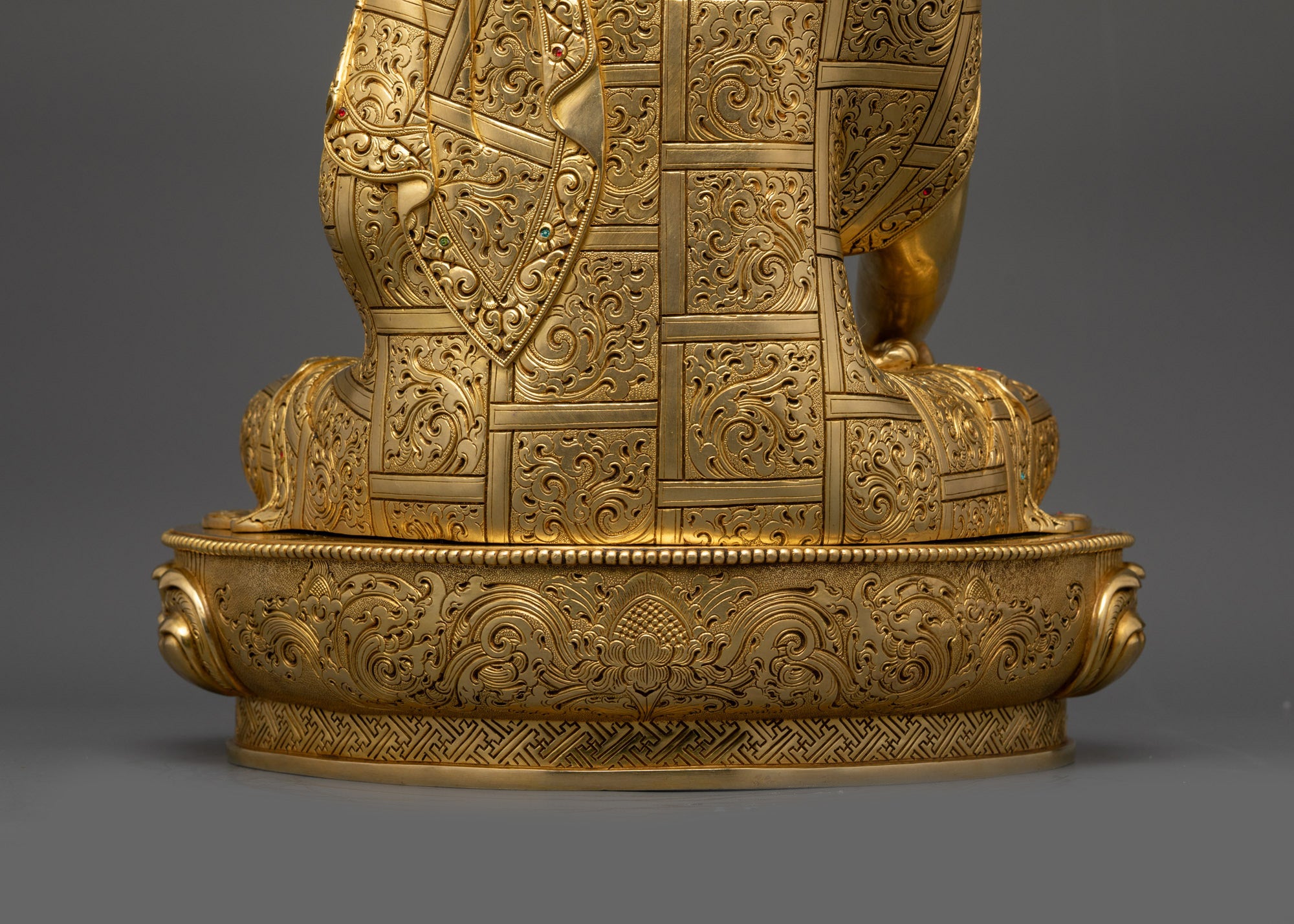 Embrace Enlightenment with Tathagata Buddha Statue | Buddhist Artwork