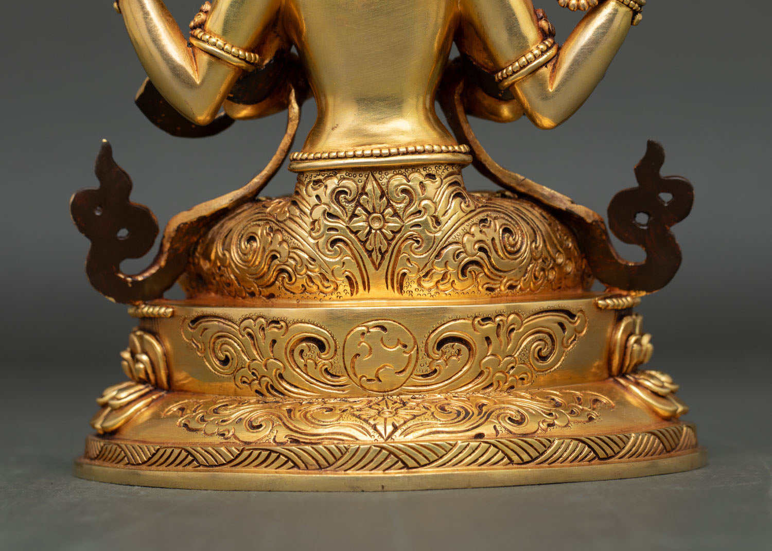 Four-Armed Chenrezig Statue – Tibetan Buddhist Sacred Figure