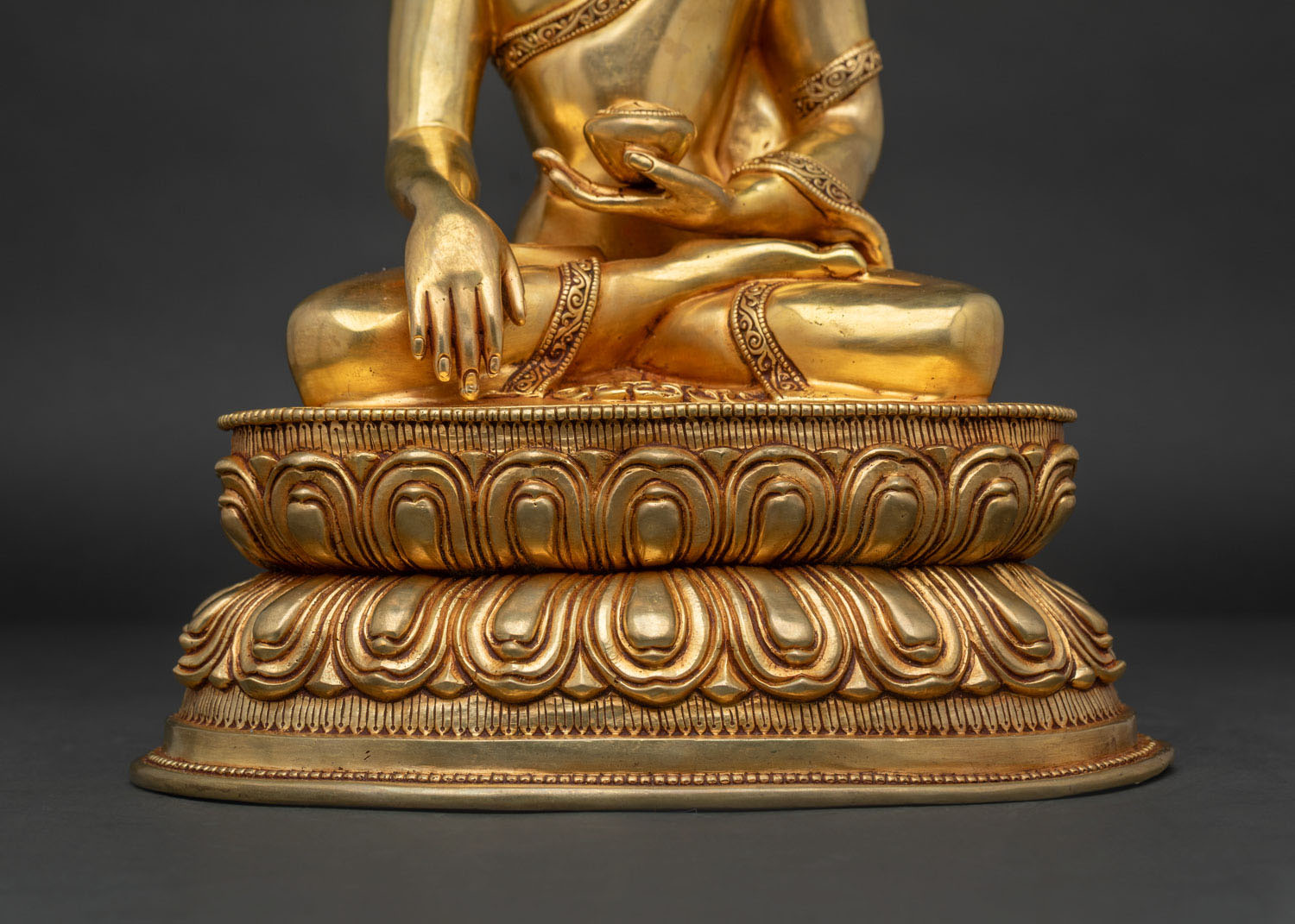 Buddha Shakyamuni Statue | The Enlightened Teacher of Dharma