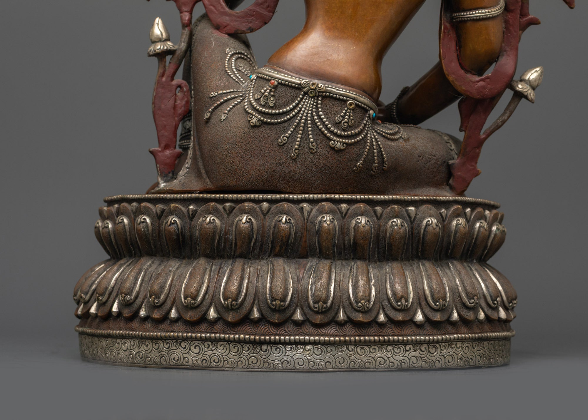 Calm Avalokiteshvara Statue | Oxidized Buddha of Mercy & Peace