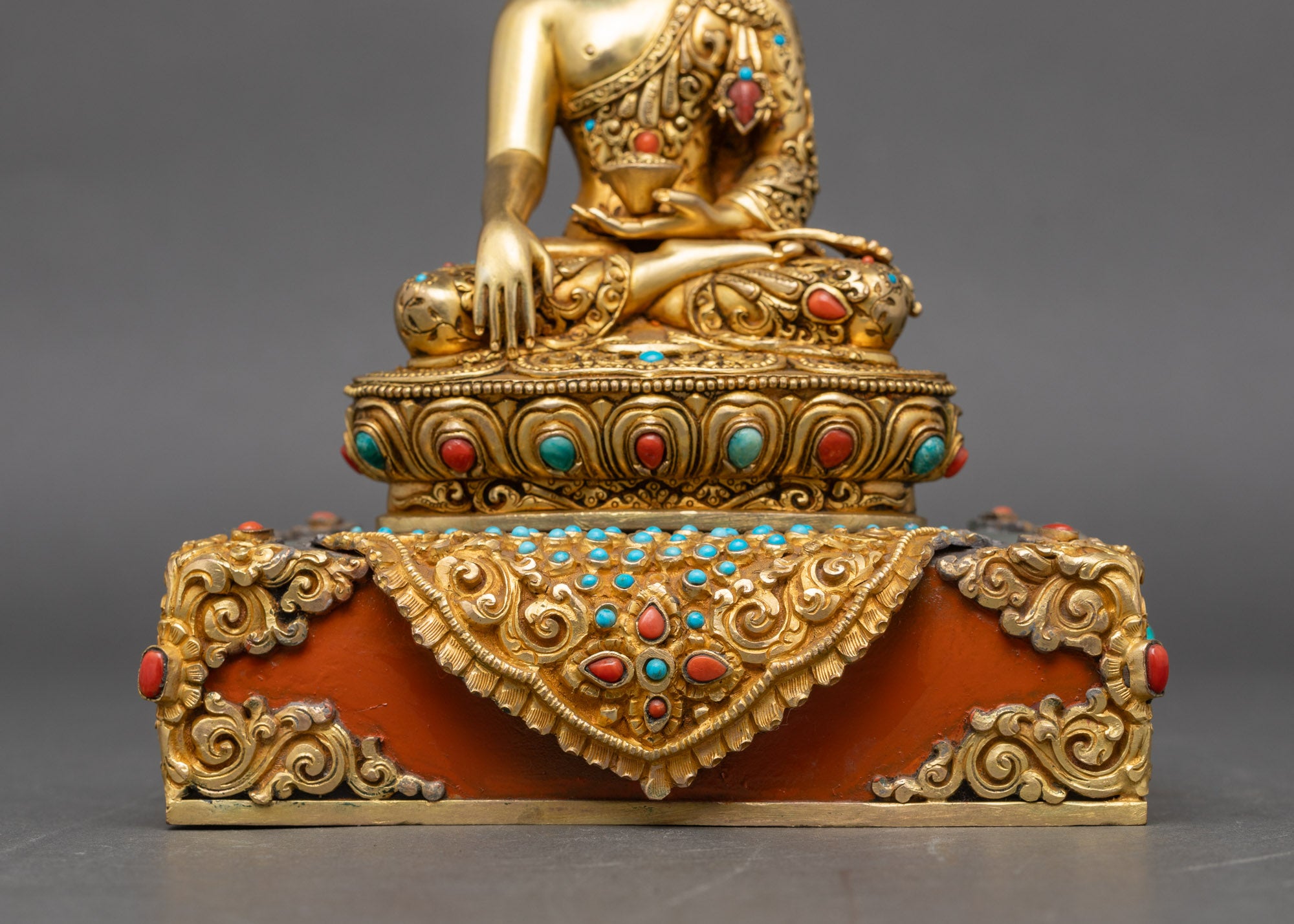 Shakyamuni Buddha Statue with Throne | Embodiment of Enlightenment